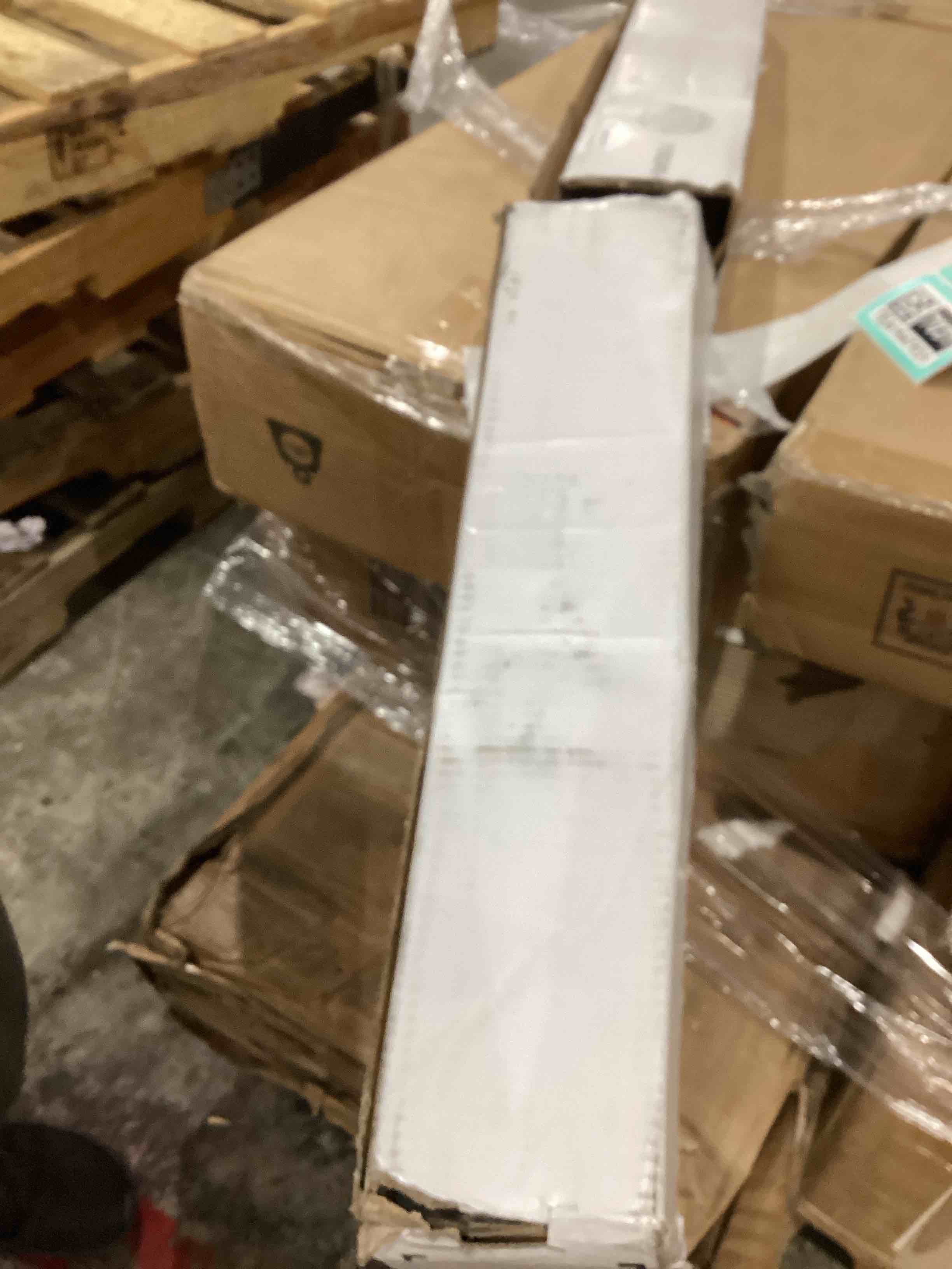 https://s3.amazonaws.com/lotting-images-prod/bidfta/TEA1647027_1755110120654.jpeg