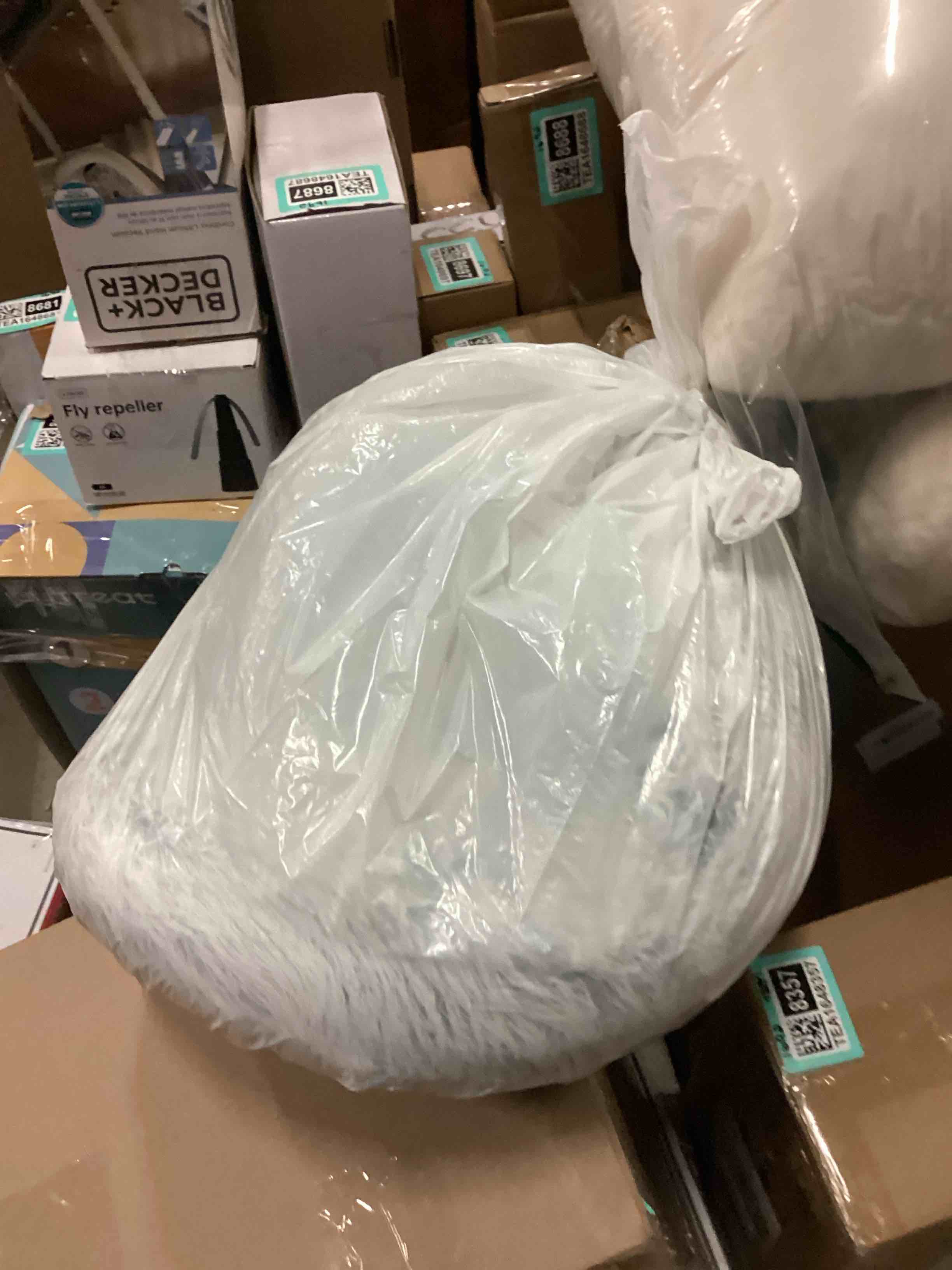 https://s3.amazonaws.com/lotting-images-prod/bidfta/TEA1648359_1753735458370.jpeg