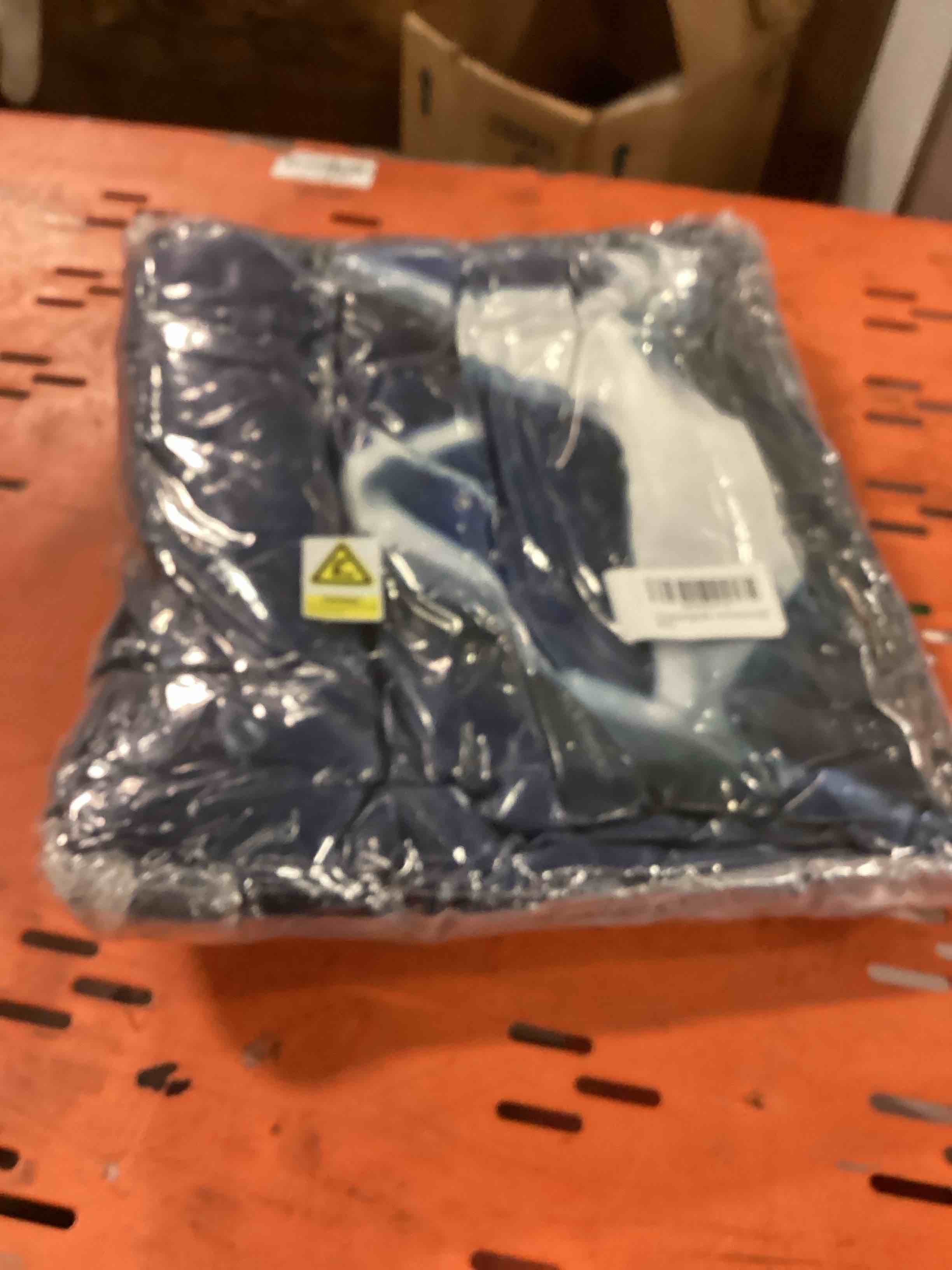 https://s3.amazonaws.com/lotting-images-prod/bidfta/TEA1648375_1753110974373.jpeg