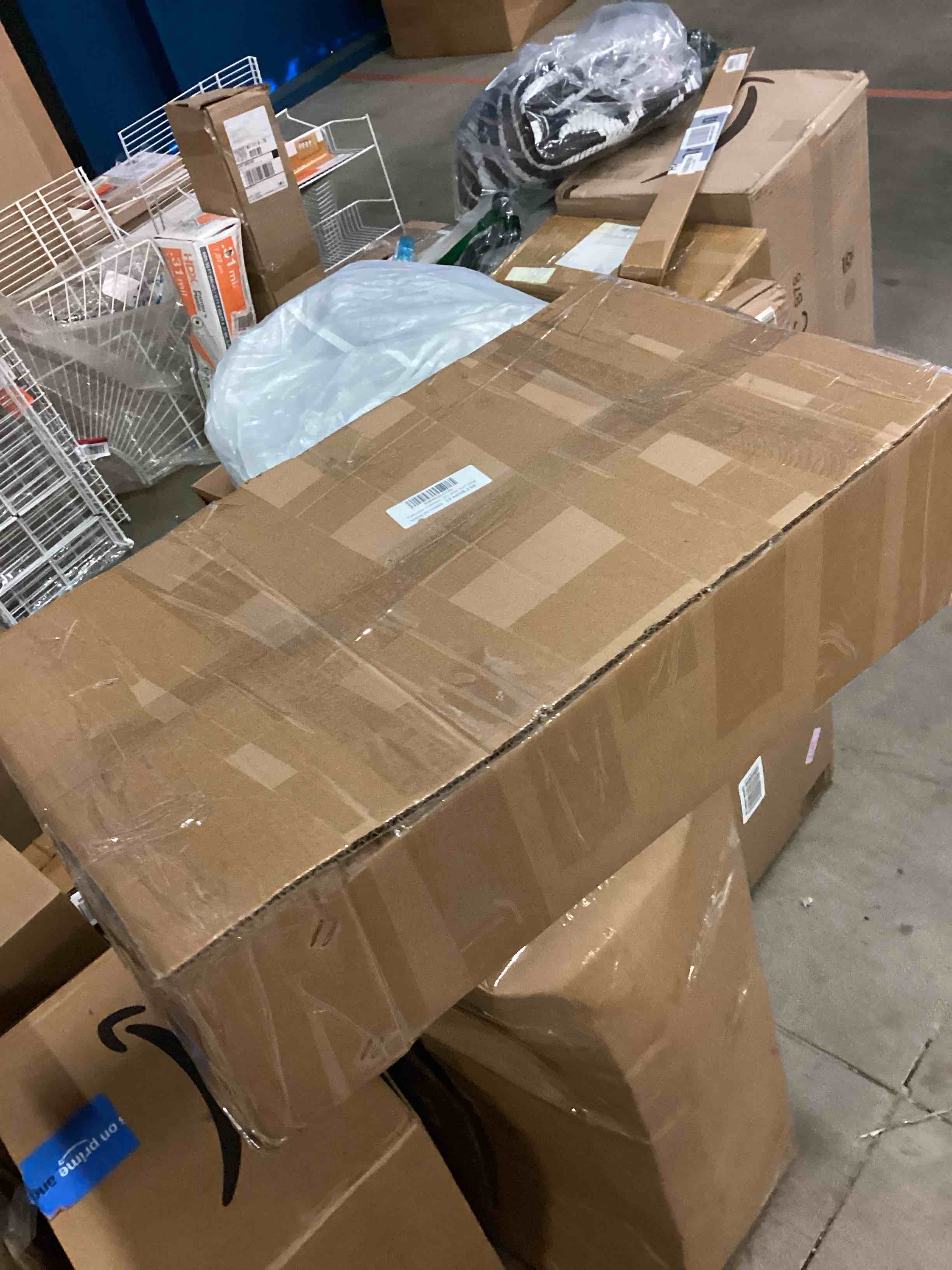 https://s3.amazonaws.com/lotting-images-prod/bidfta/TEA1648650_1753472008389.jpeg