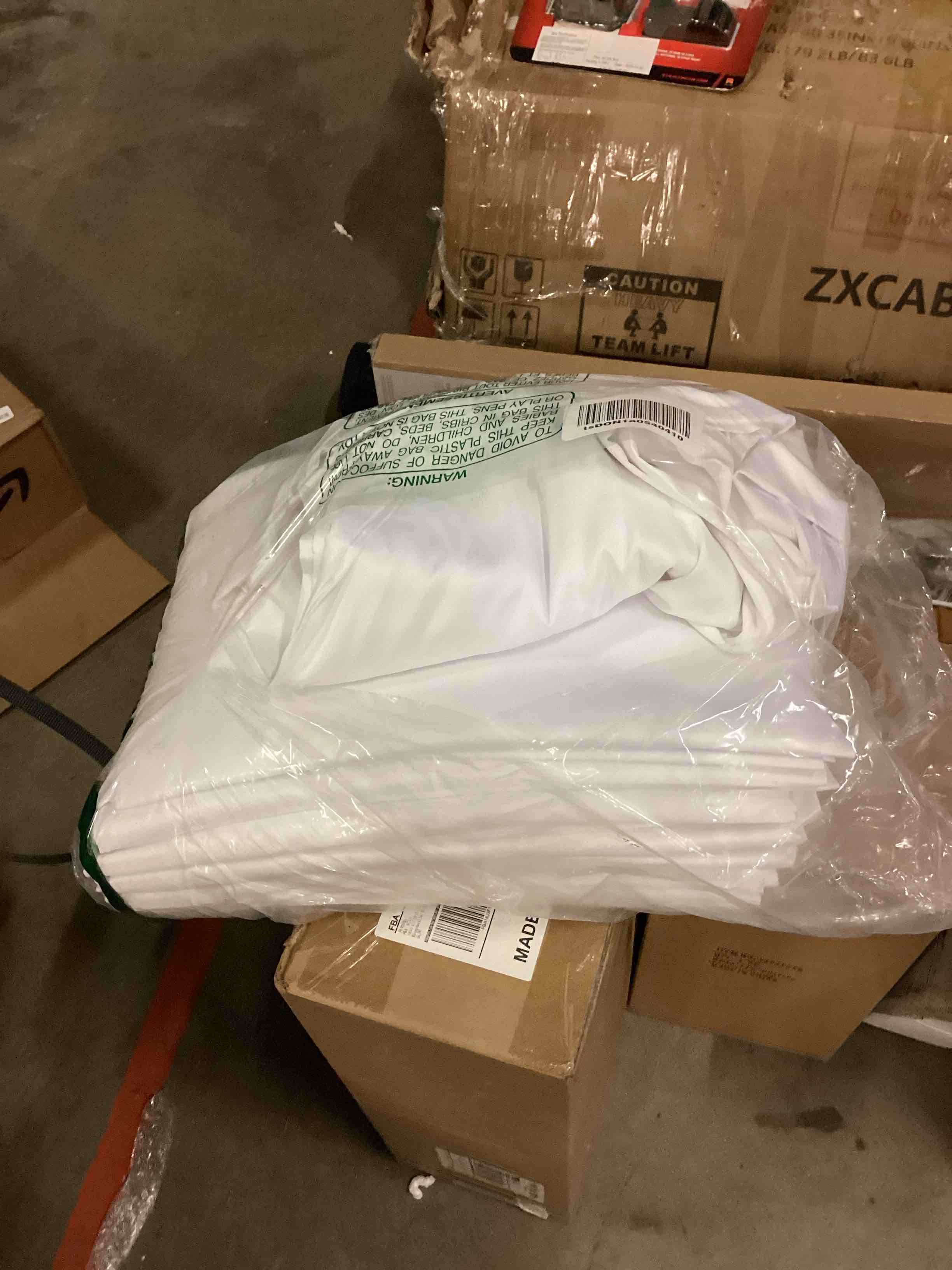 https://s3.amazonaws.com/lotting-images-prod/bidfta/TEA1648658_1753473862178.jpeg