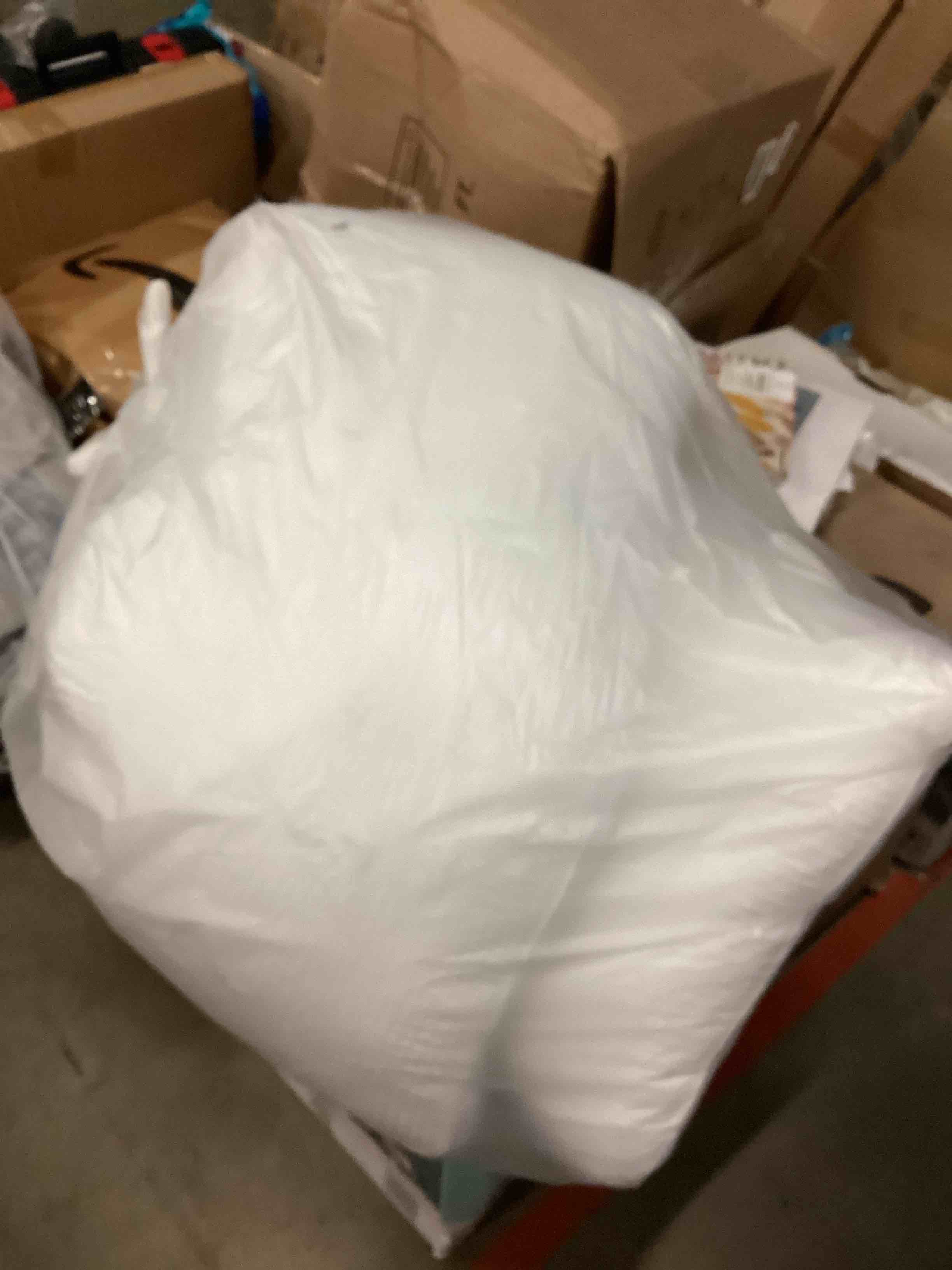 https://s3.amazonaws.com/lotting-images-prod/bidfta/TEA1648683_1753713356086.jpeg