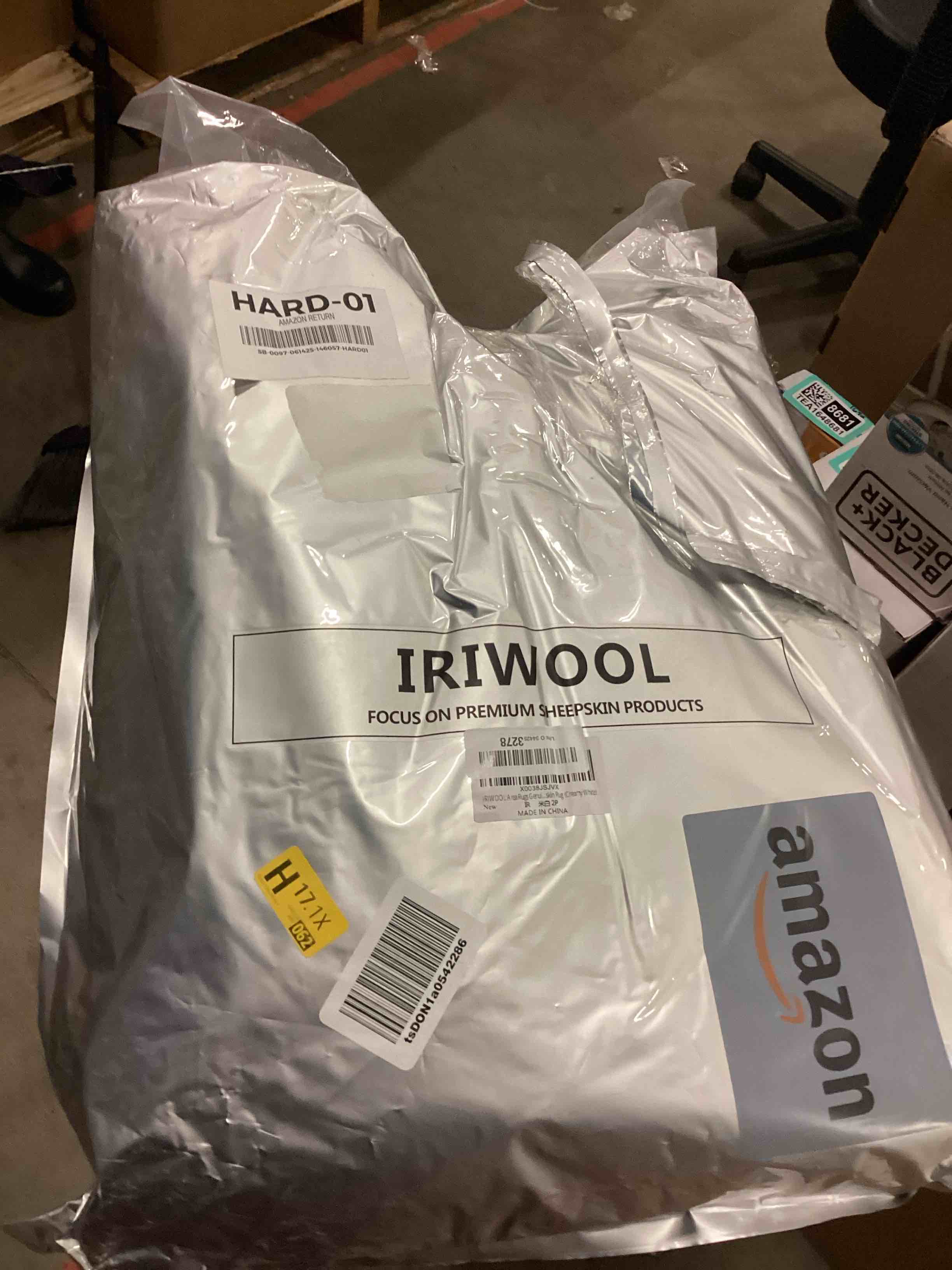 https://s3.amazonaws.com/lotting-images-prod/bidfta/TEA1648696_1753734022790.jpeg