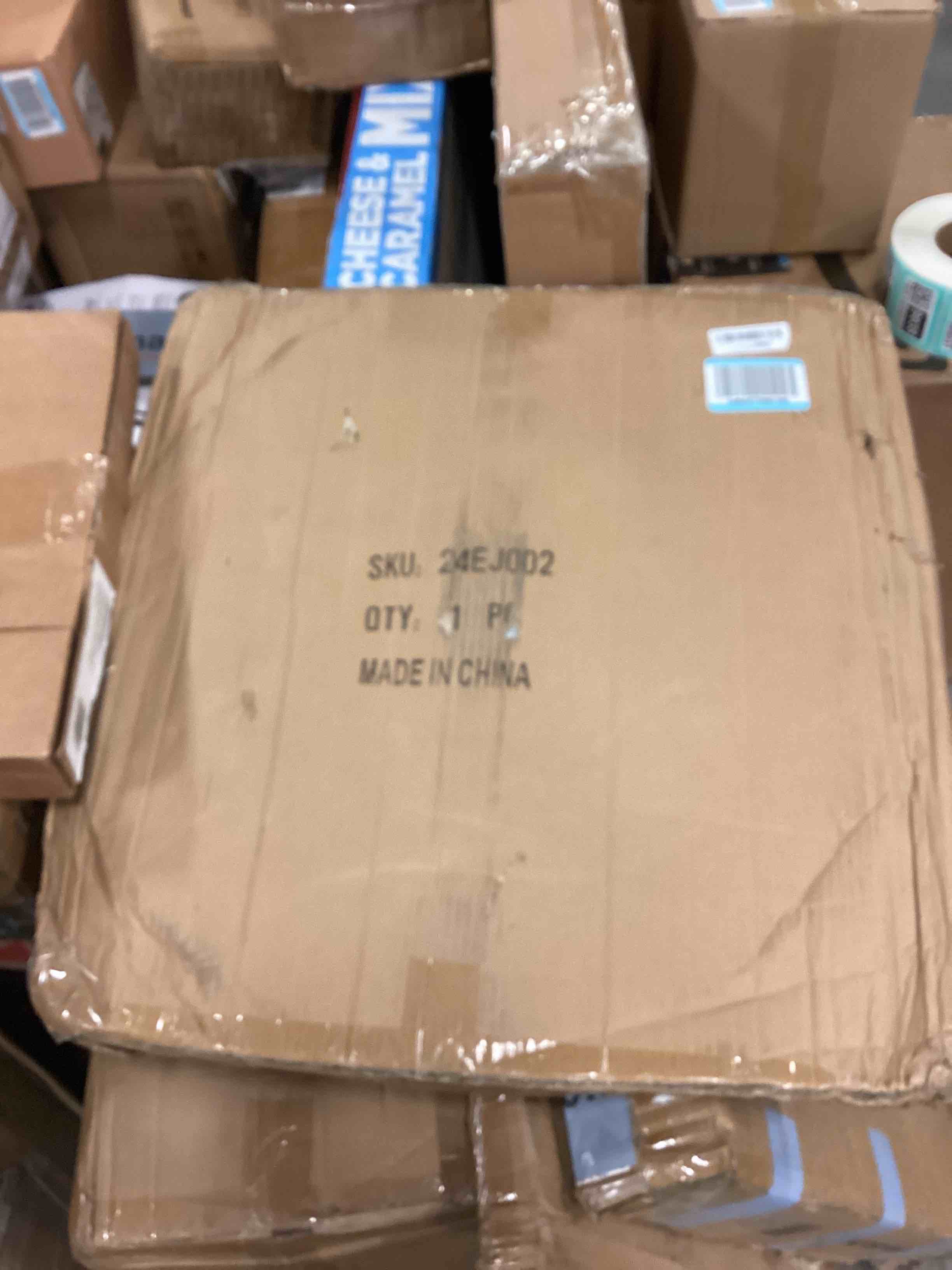 https://s3.amazonaws.com/lotting-images-prod/bidfta/TEA1648939_1754924677918.jpeg