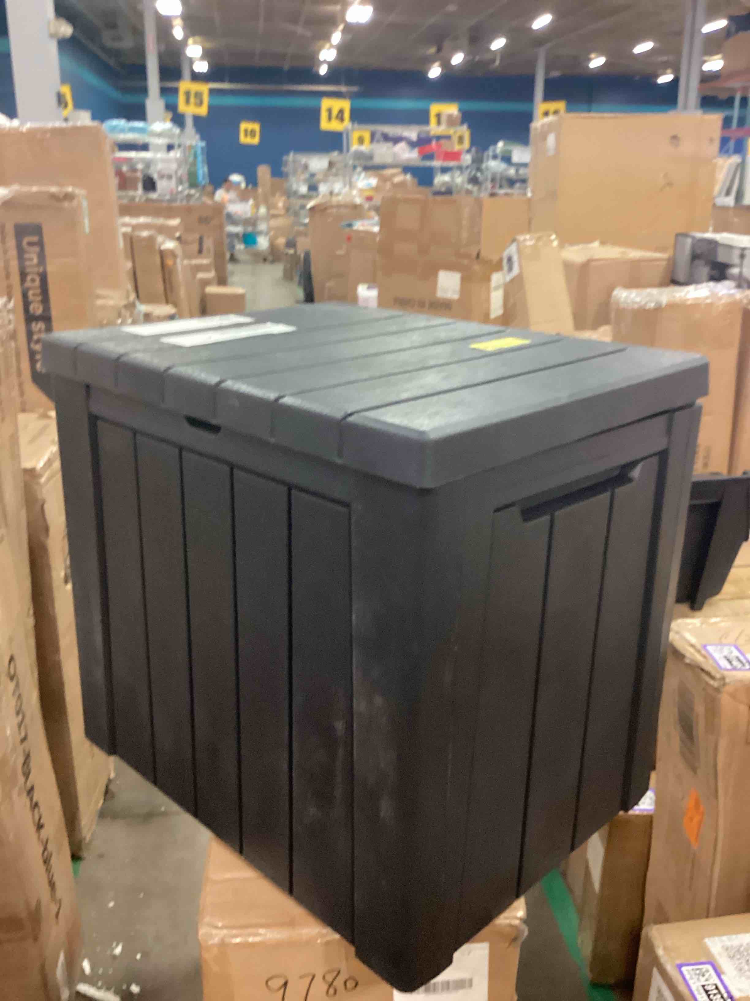 https://s3.amazonaws.com/lotting-images-prod/bidfta/TEA1651001_1753117678867.jpeg