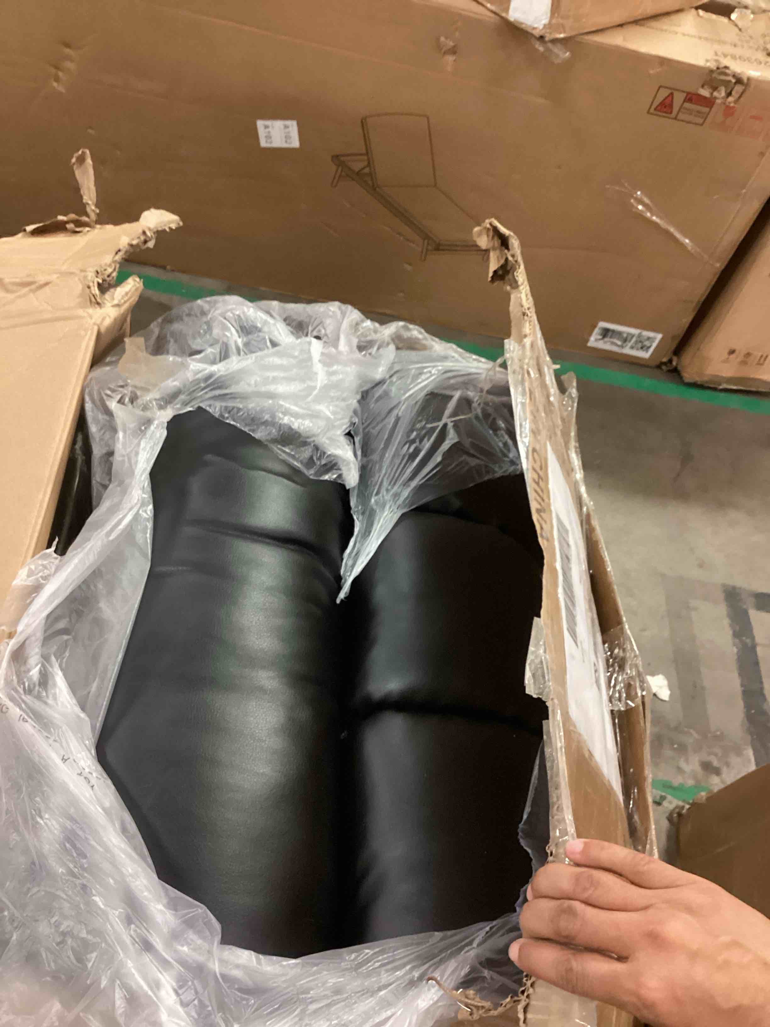 https://s3.amazonaws.com/lotting-images-prod/bidfta/TEA1651039_1752856738732.jpeg