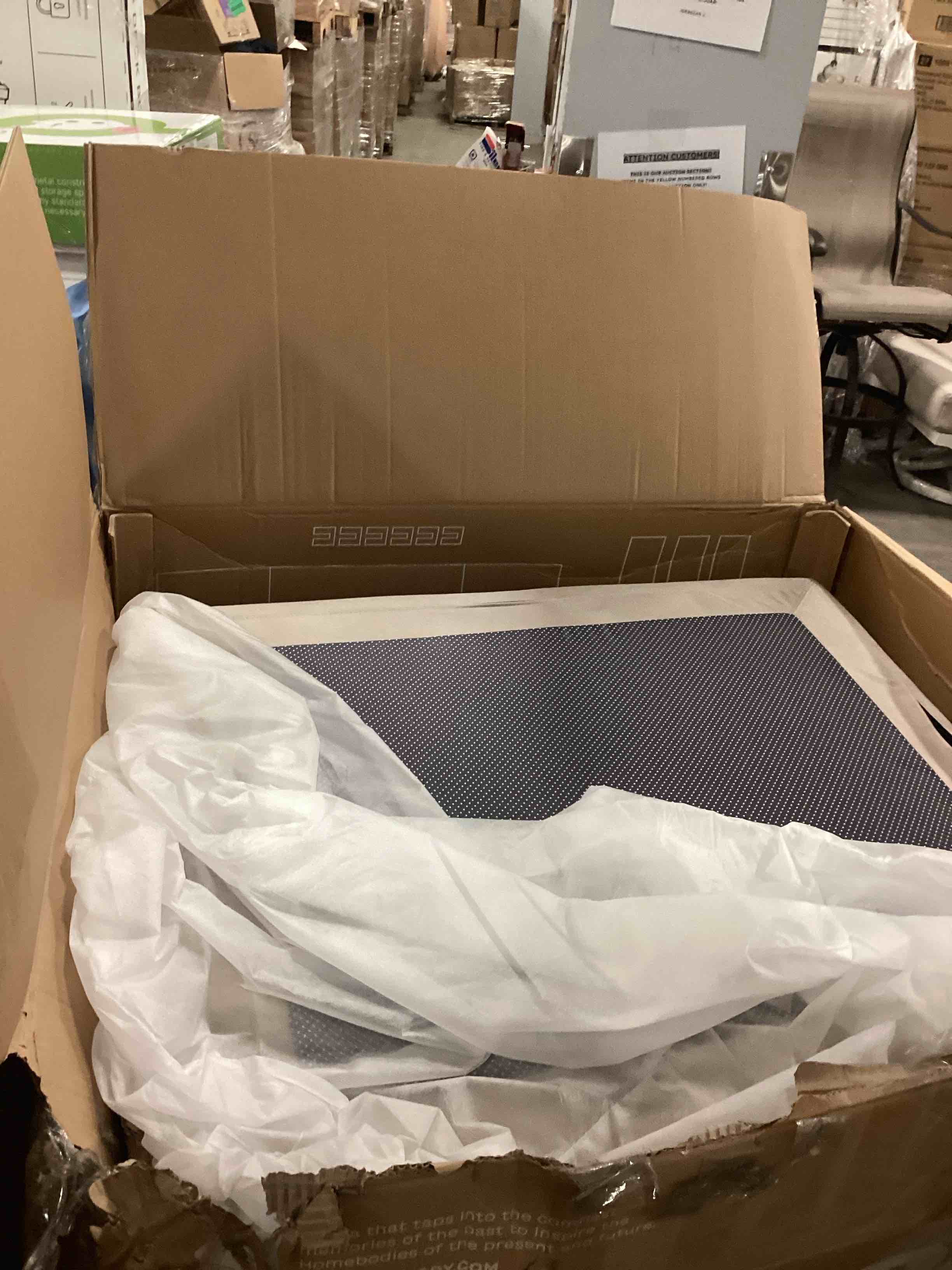 https://s3.amazonaws.com/lotting-images-prod/bidfta/TEA1651057_1753122272690.jpeg