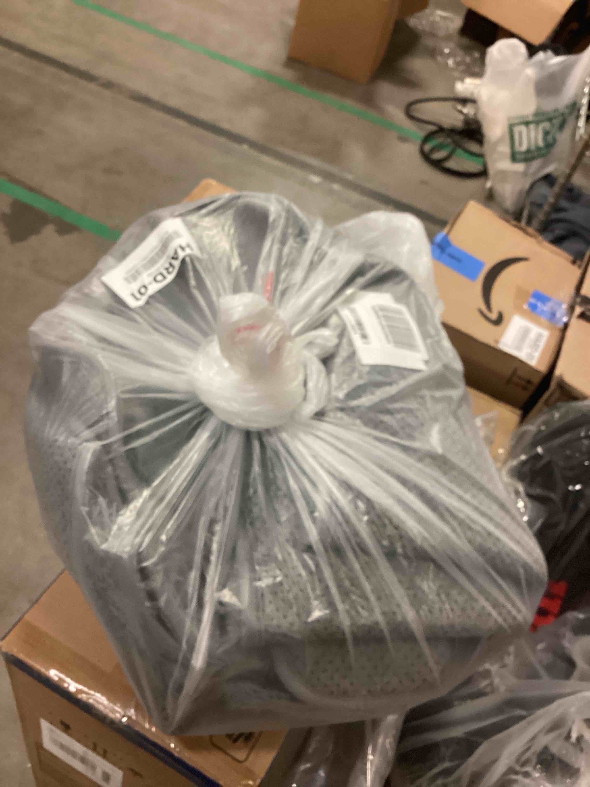 https://s3.amazonaws.com/lotting-images-prod/bidfta/TEA1651125_1753285160396.jpeg