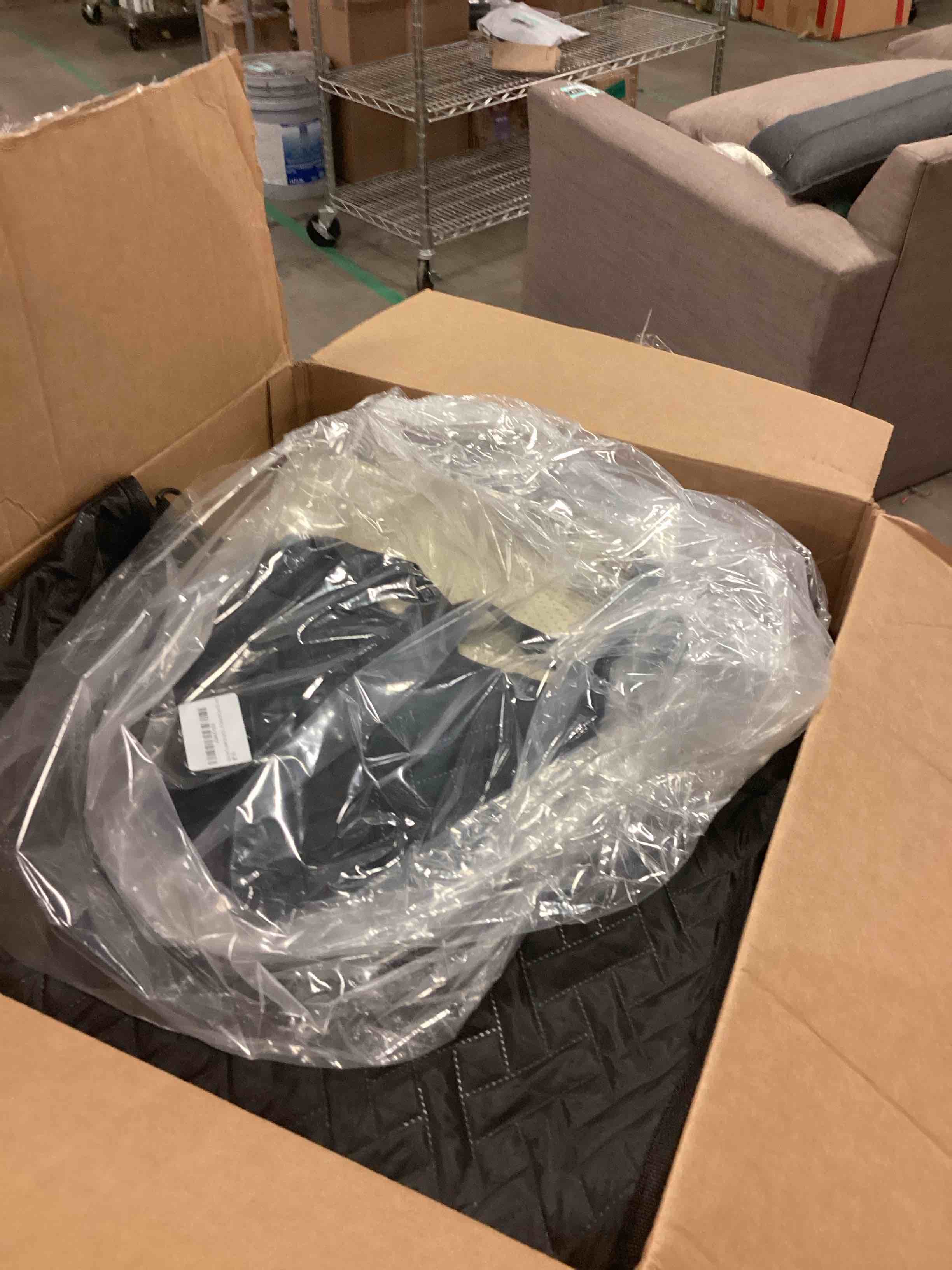 https://s3.amazonaws.com/lotting-images-prod/bidfta/TEA1651130_1753217195258.jpeg