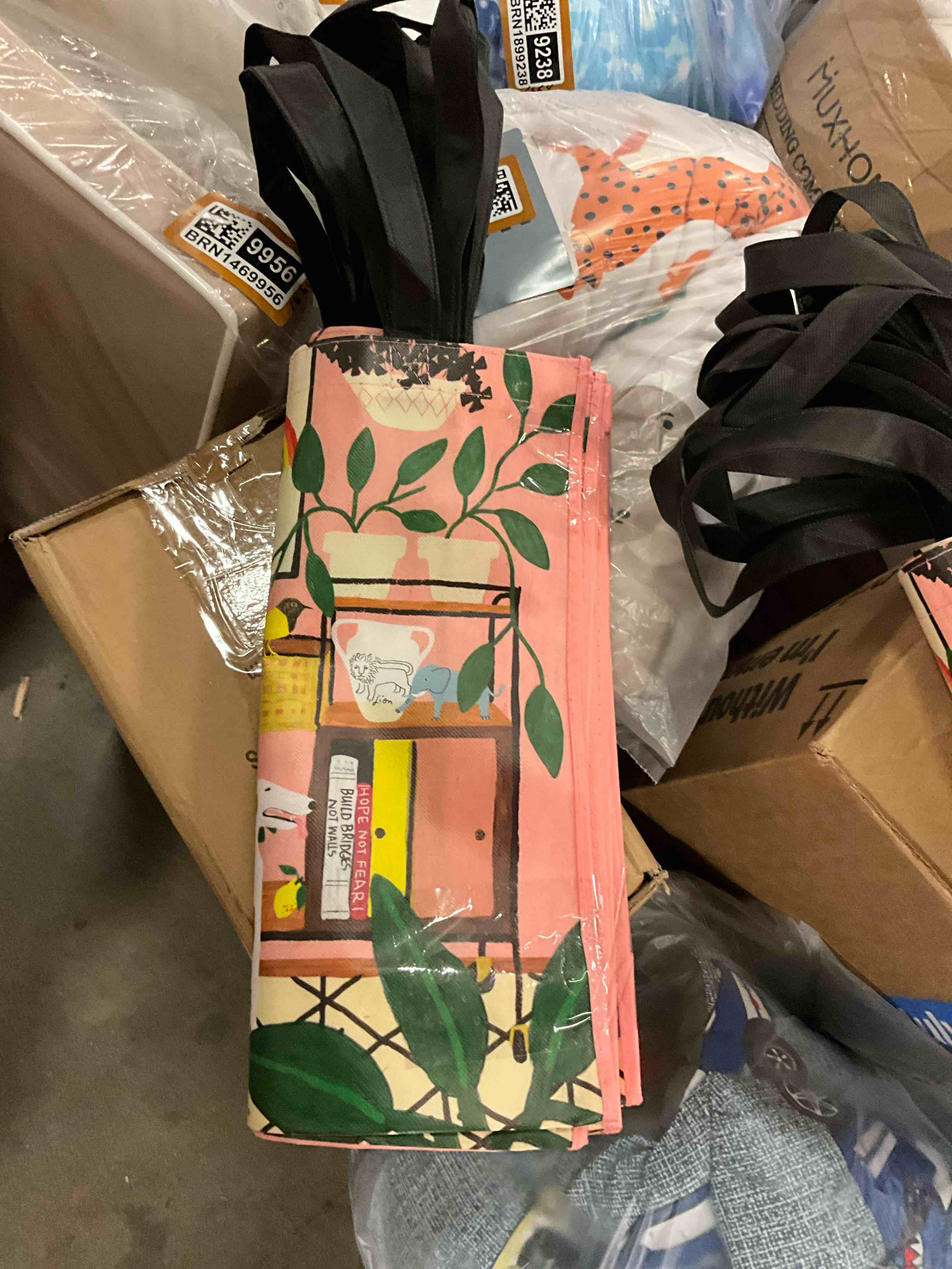 https://s3.amazonaws.com/lotting-images-prod/bidfta/TEA1651196_1753476008636.jpeg