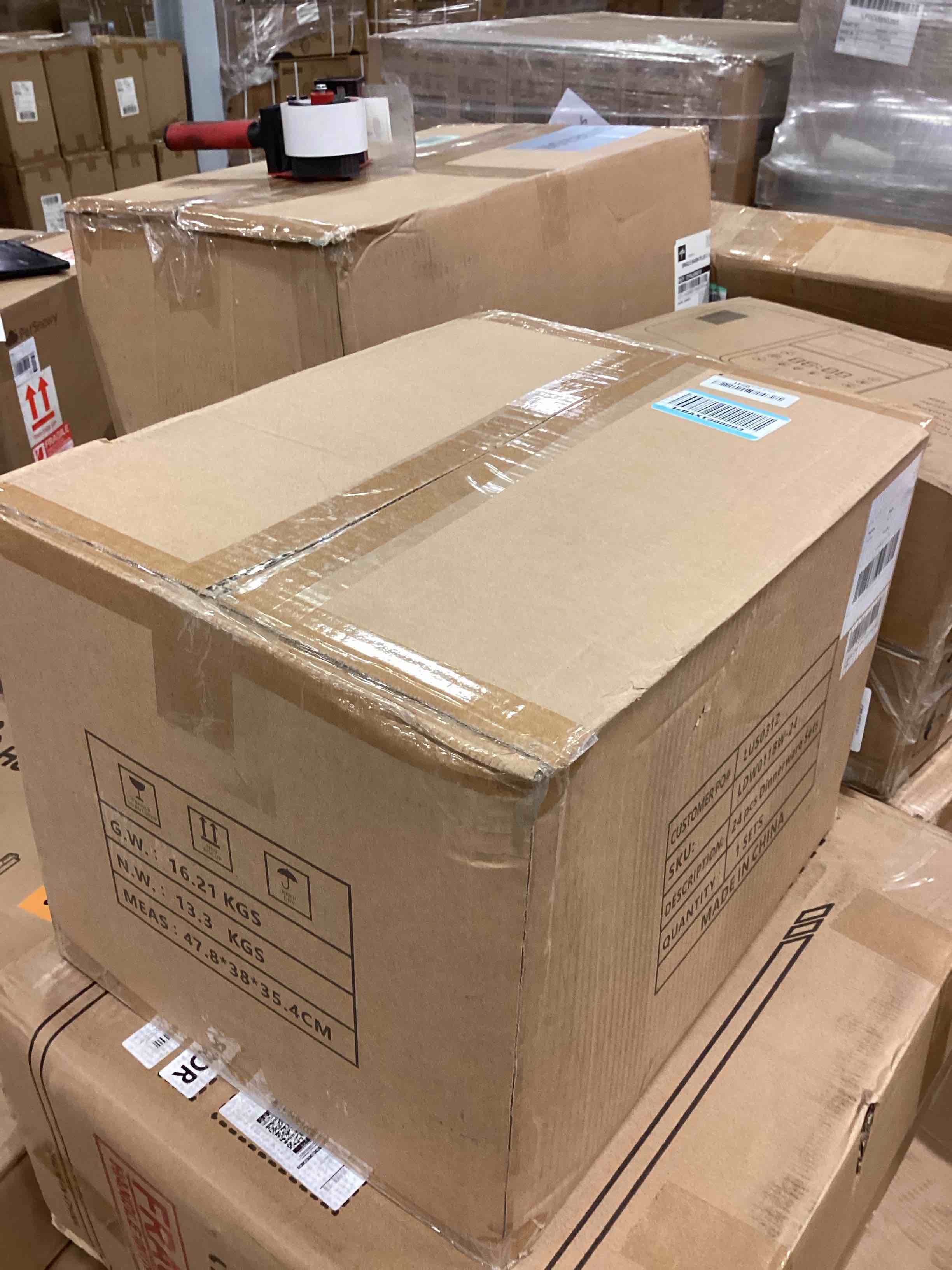 https://s3.amazonaws.com/lotting-images-prod/bidfta/TEA1651799_1754681651945.jpeg