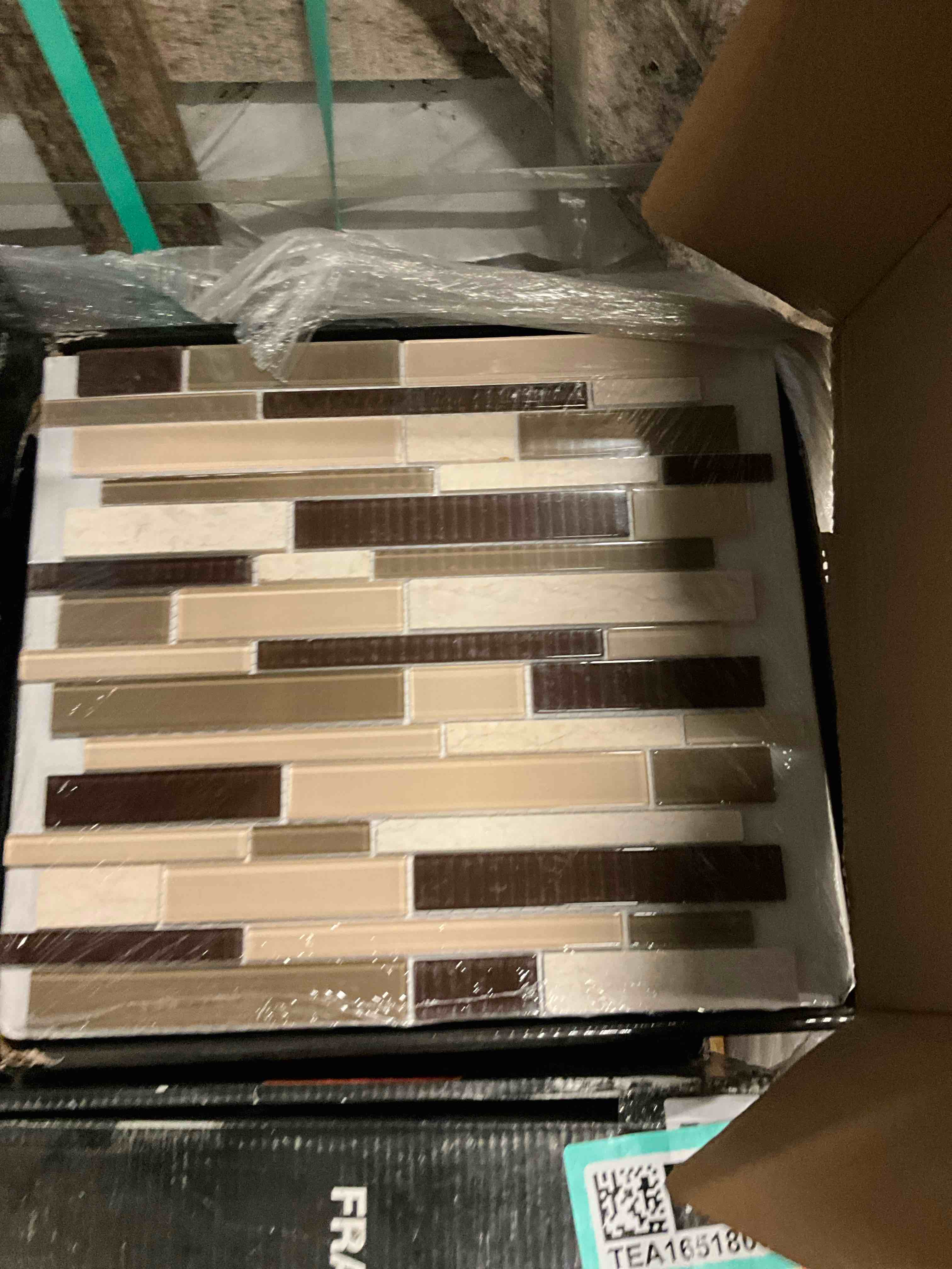 https://s3.amazonaws.com/lotting-images-prod/bidfta/TEA1651804_1755877068563.jpeg