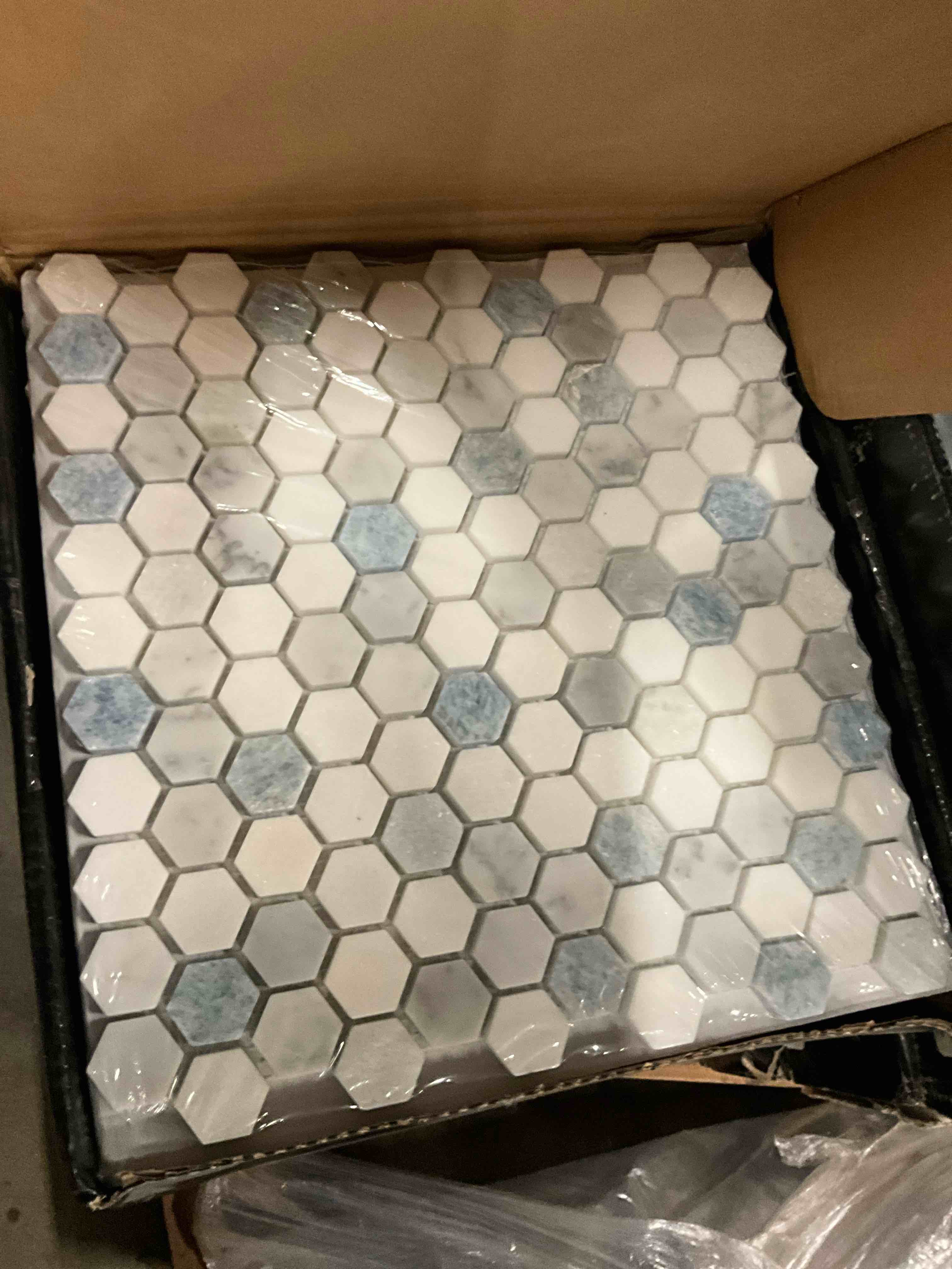 https://s3.amazonaws.com/lotting-images-prod/bidfta/TEA1651807_1755874715850.jpeg