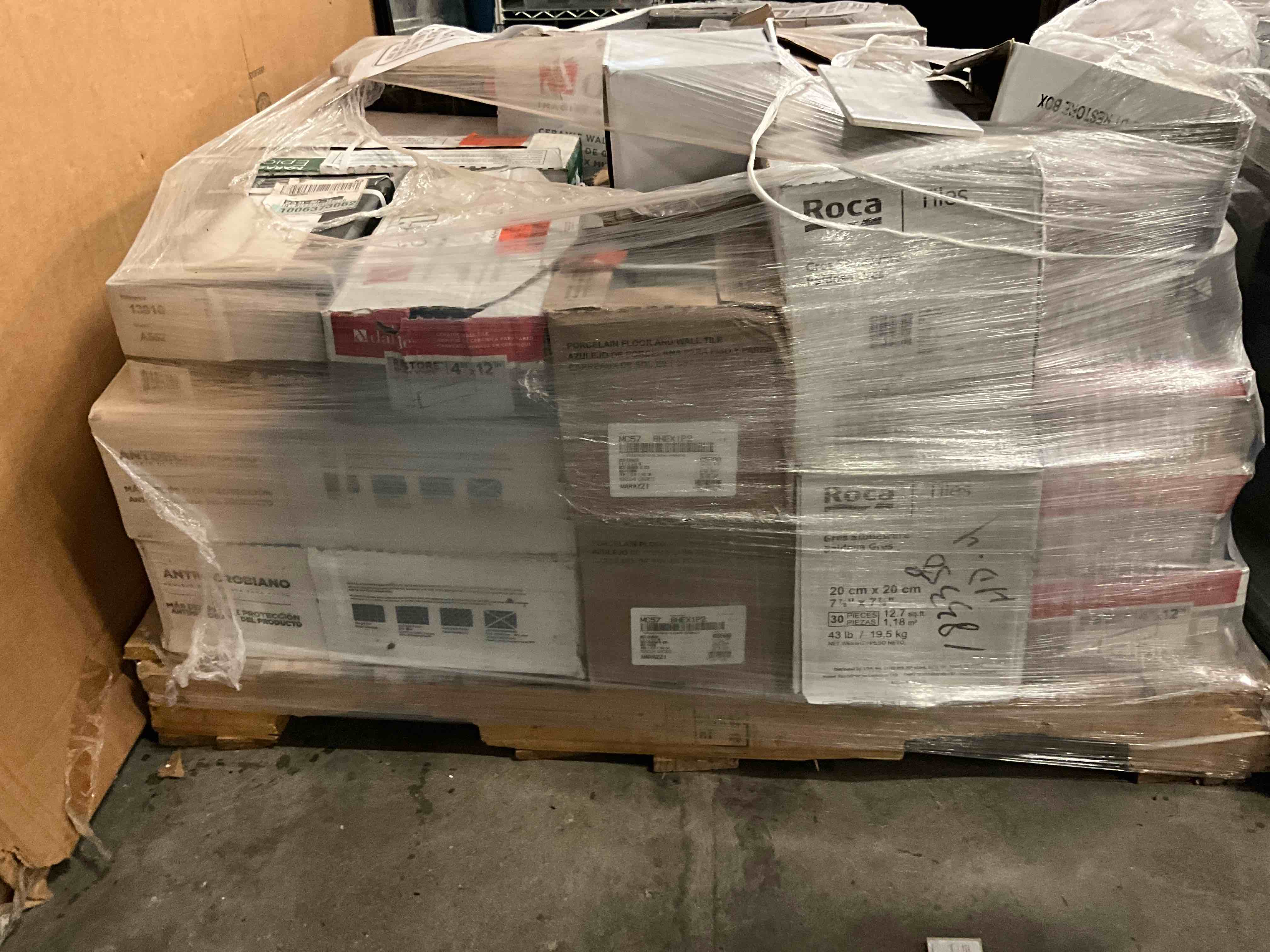 https://s3.amazonaws.com/lotting-images-prod/bidfta/TEA1651809_1755873363287.jpeg