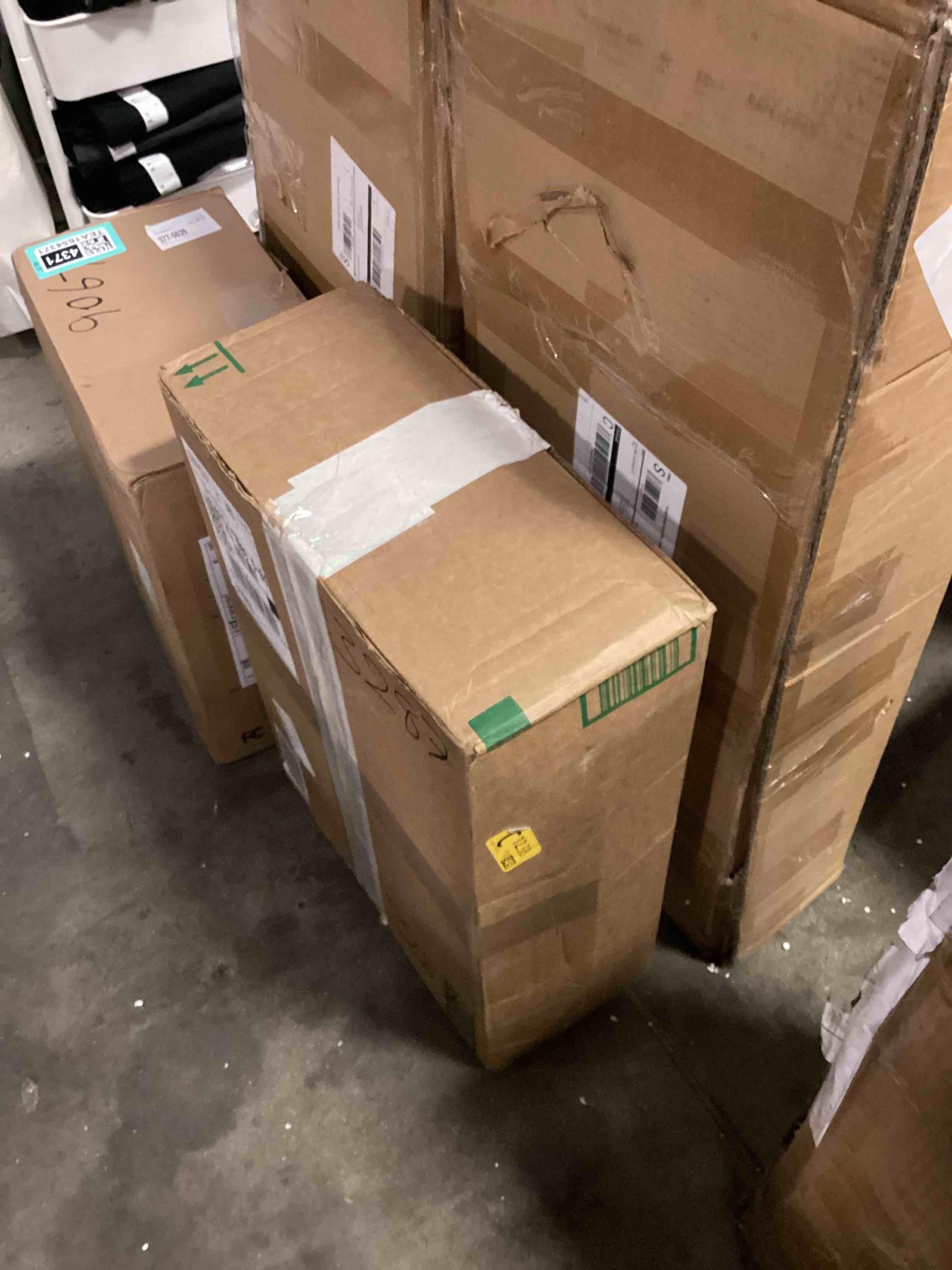 https://s3.amazonaws.com/lotting-images-prod/bidfta/TEA1654369_1752585350918.jpeg