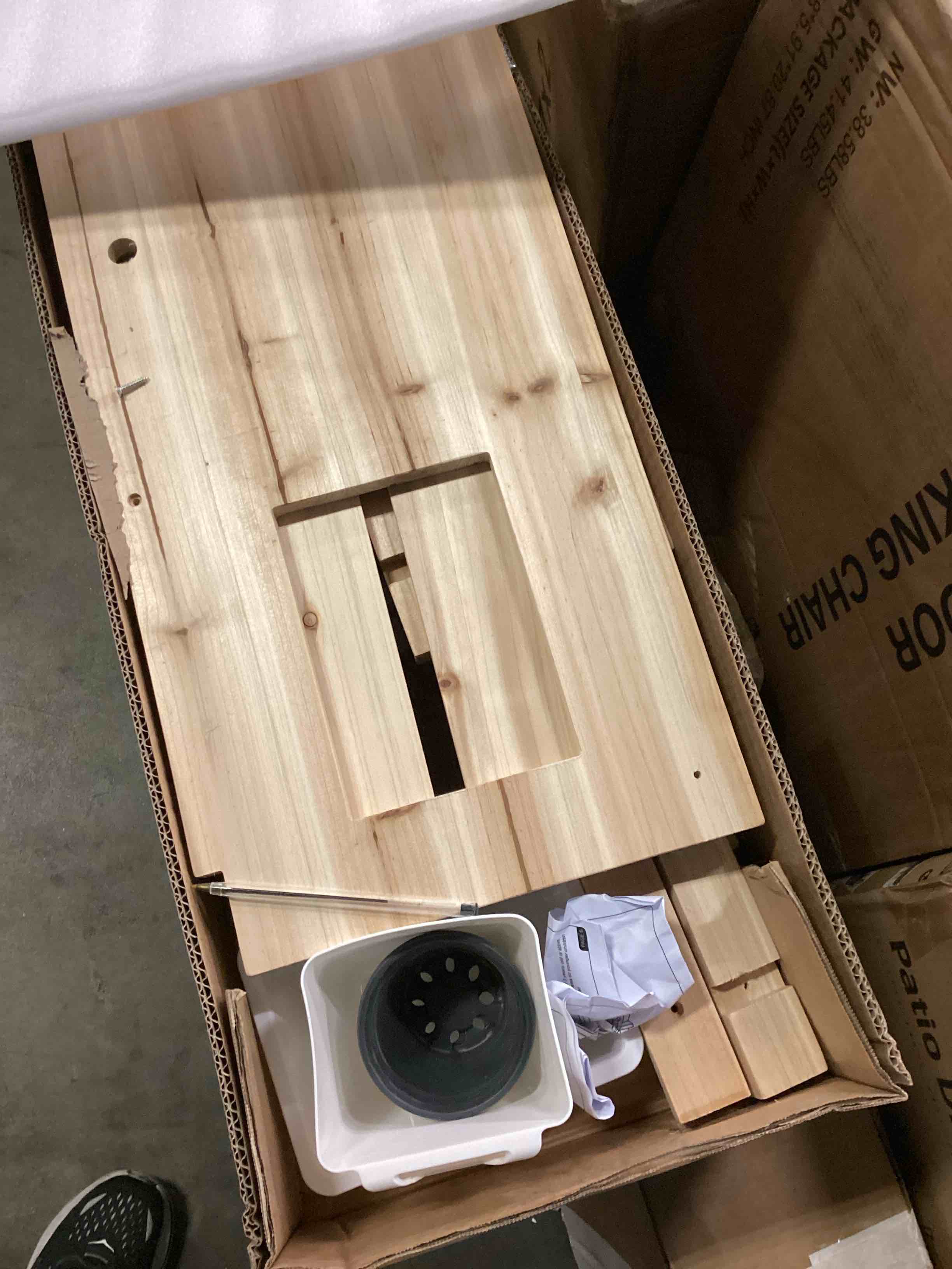 https://s3.amazonaws.com/lotting-images-prod/bidfta/TEA1654372_1752583382829.jpeg