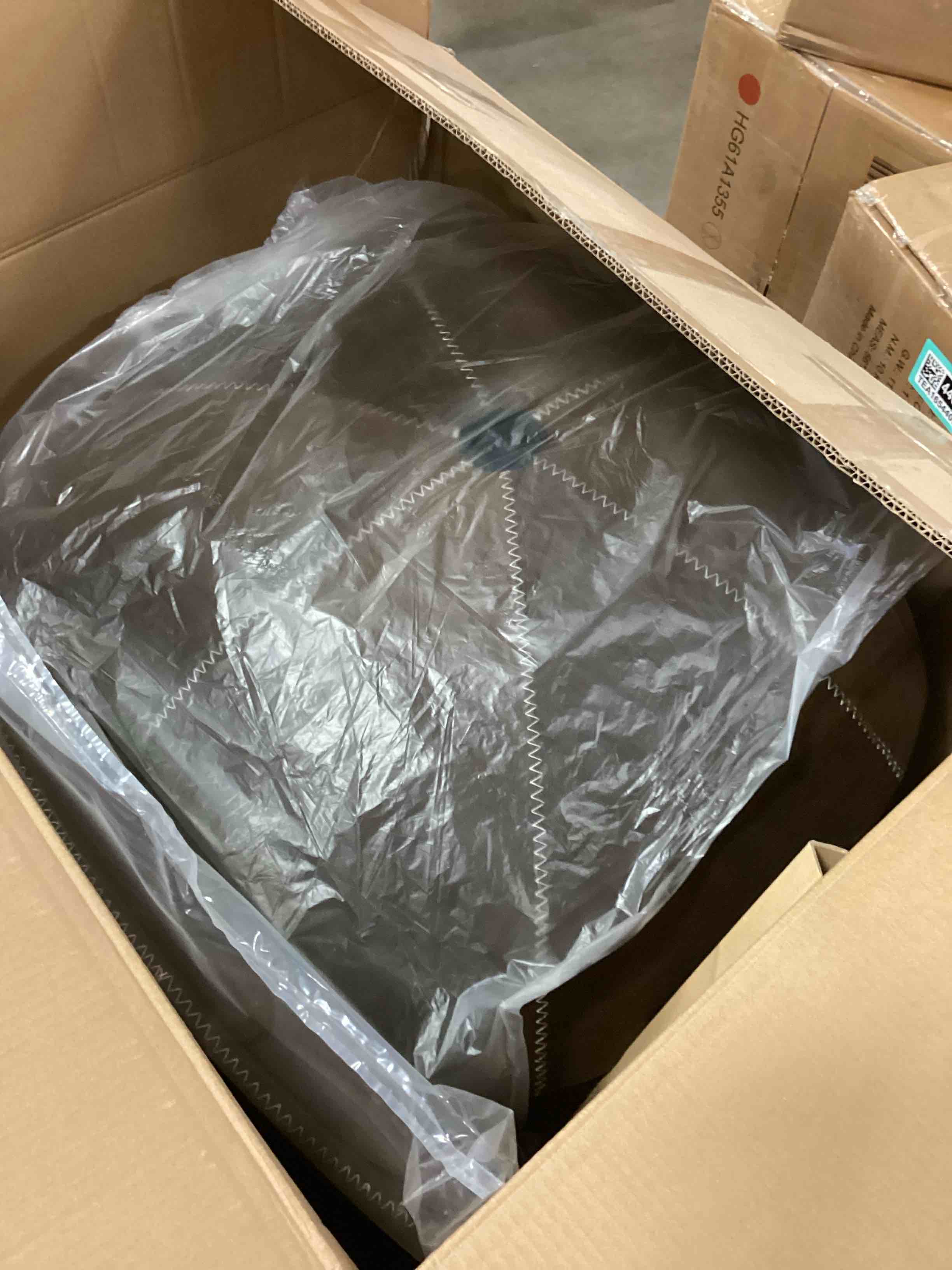 https://s3.amazonaws.com/lotting-images-prod/bidfta/TEA1654410_1752671442548.jpeg