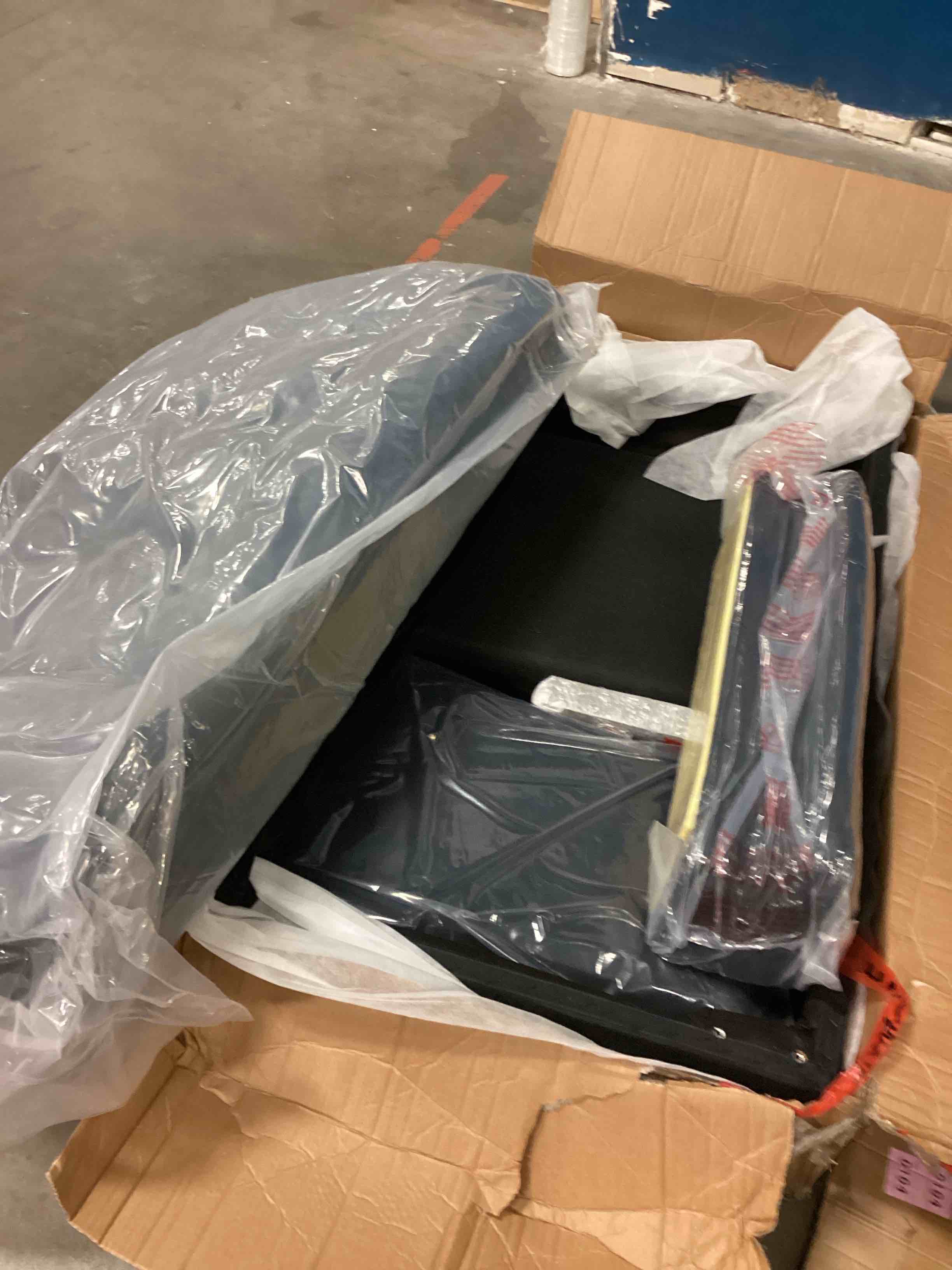 https://s3.amazonaws.com/lotting-images-prod/bidfta/TEA1654413_1752611917251.jpeg