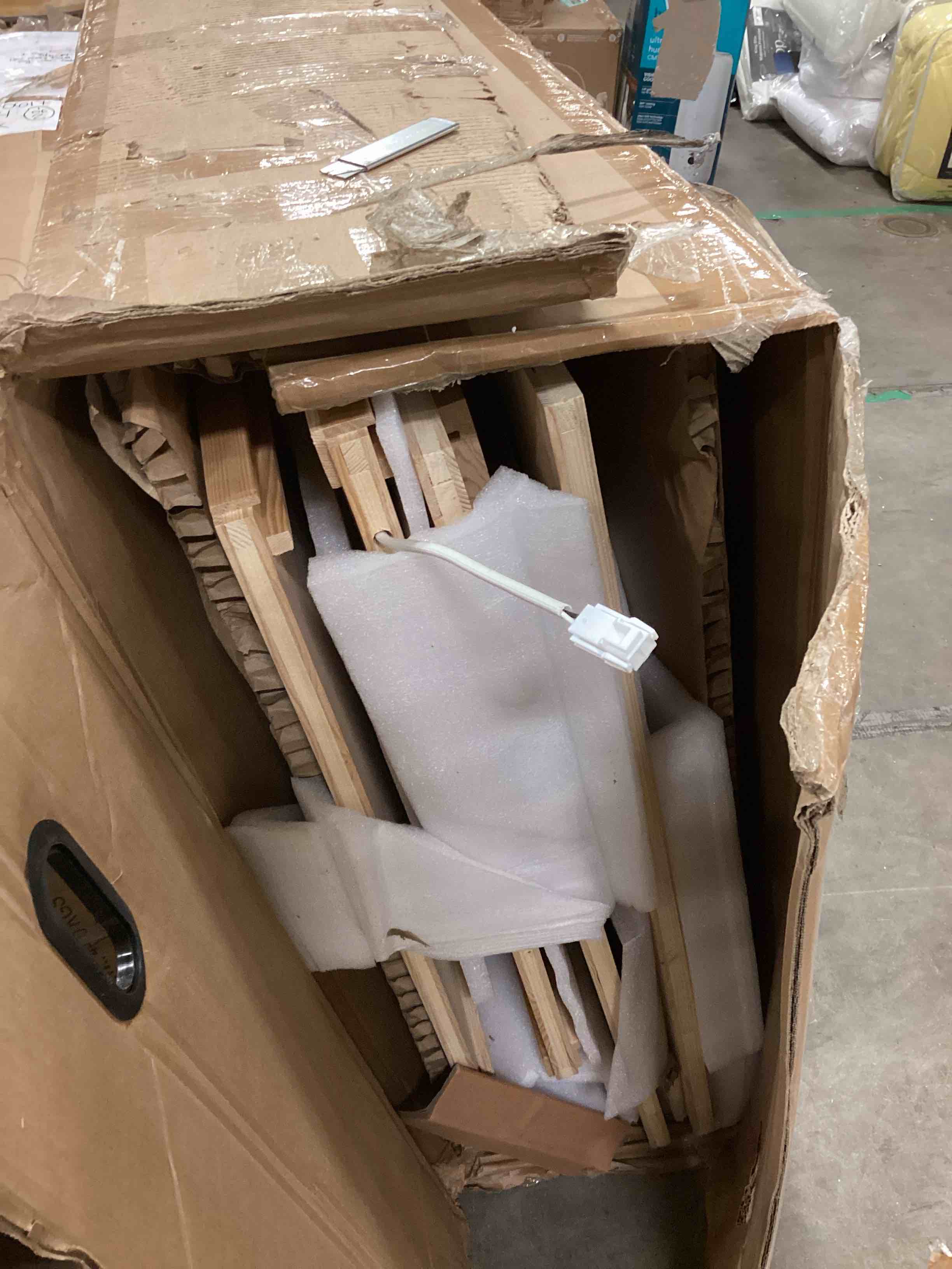 https://s3.amazonaws.com/lotting-images-prod/bidfta/TEA1654423_1752678569215.jpeg