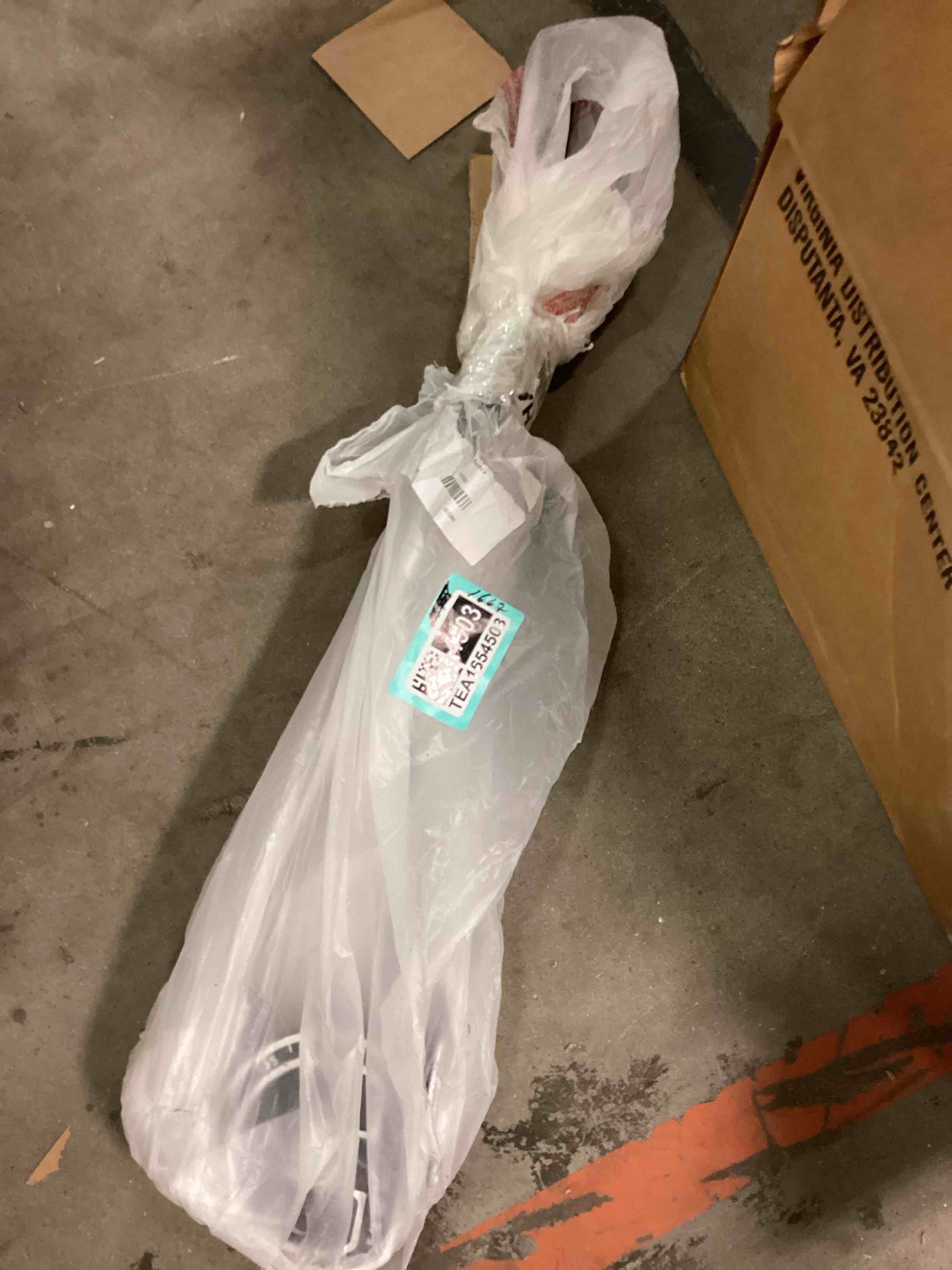 https://s3.amazonaws.com/lotting-images-prod/bidfta/TEA1654503_1753382467904.jpeg