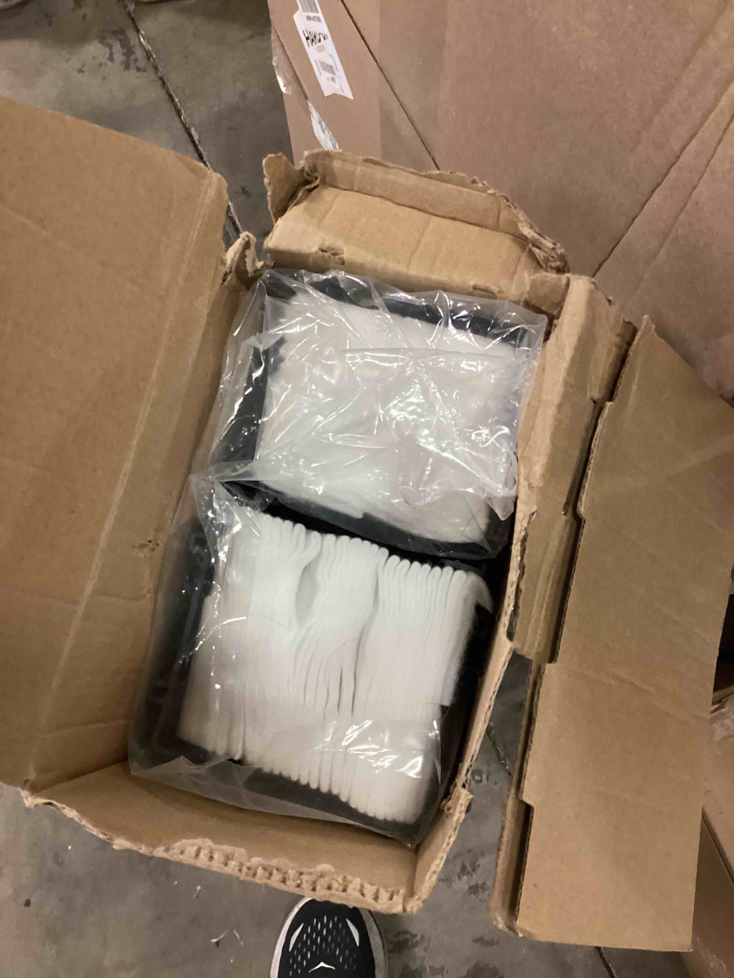 https://s3.amazonaws.com/lotting-images-prod/bidfta/TEA1654551_1753368641005.jpeg