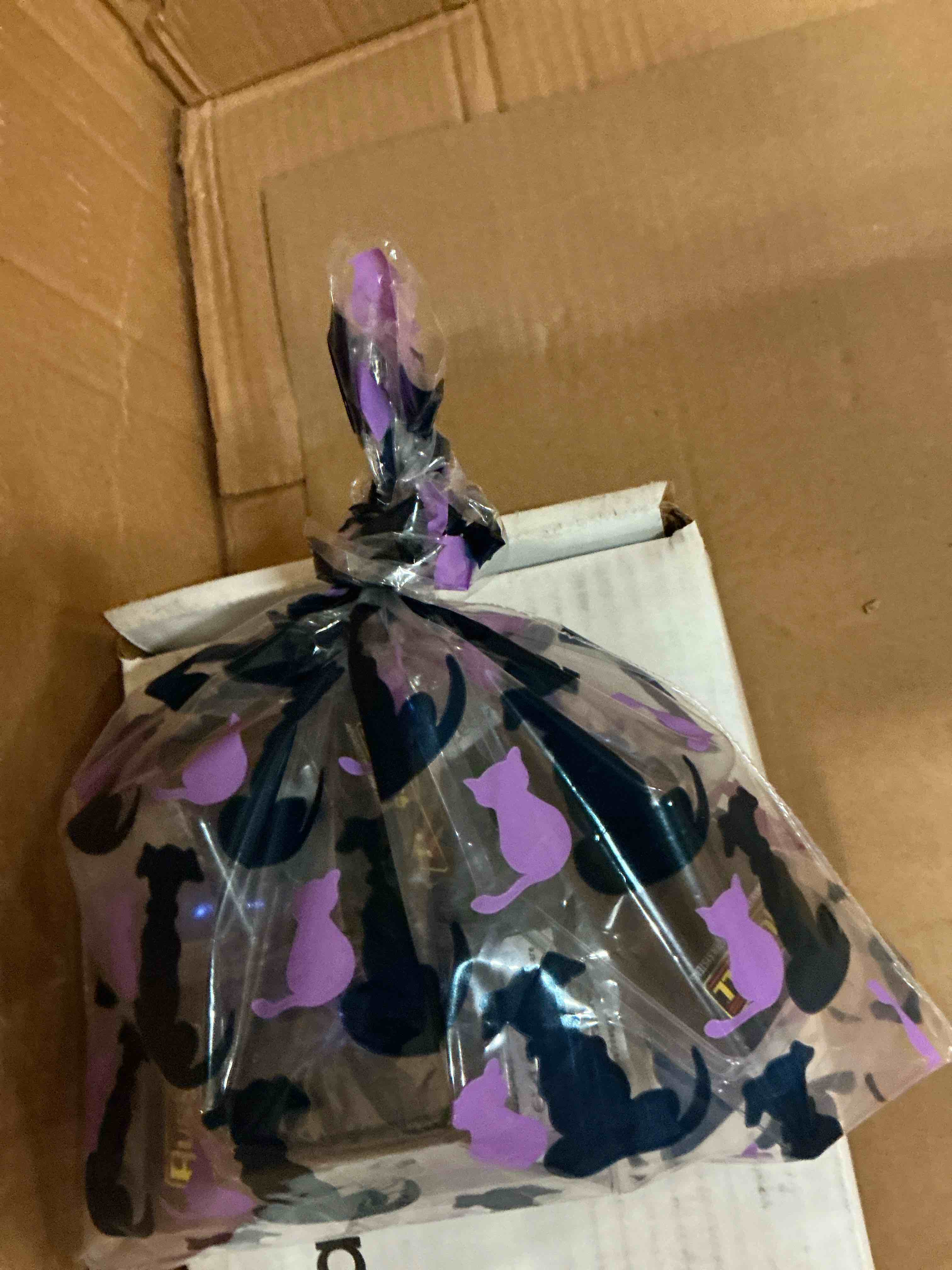 https://s3.amazonaws.com/lotting-images-prod/bidfta/TEA1657141_1751300166896.jpeg