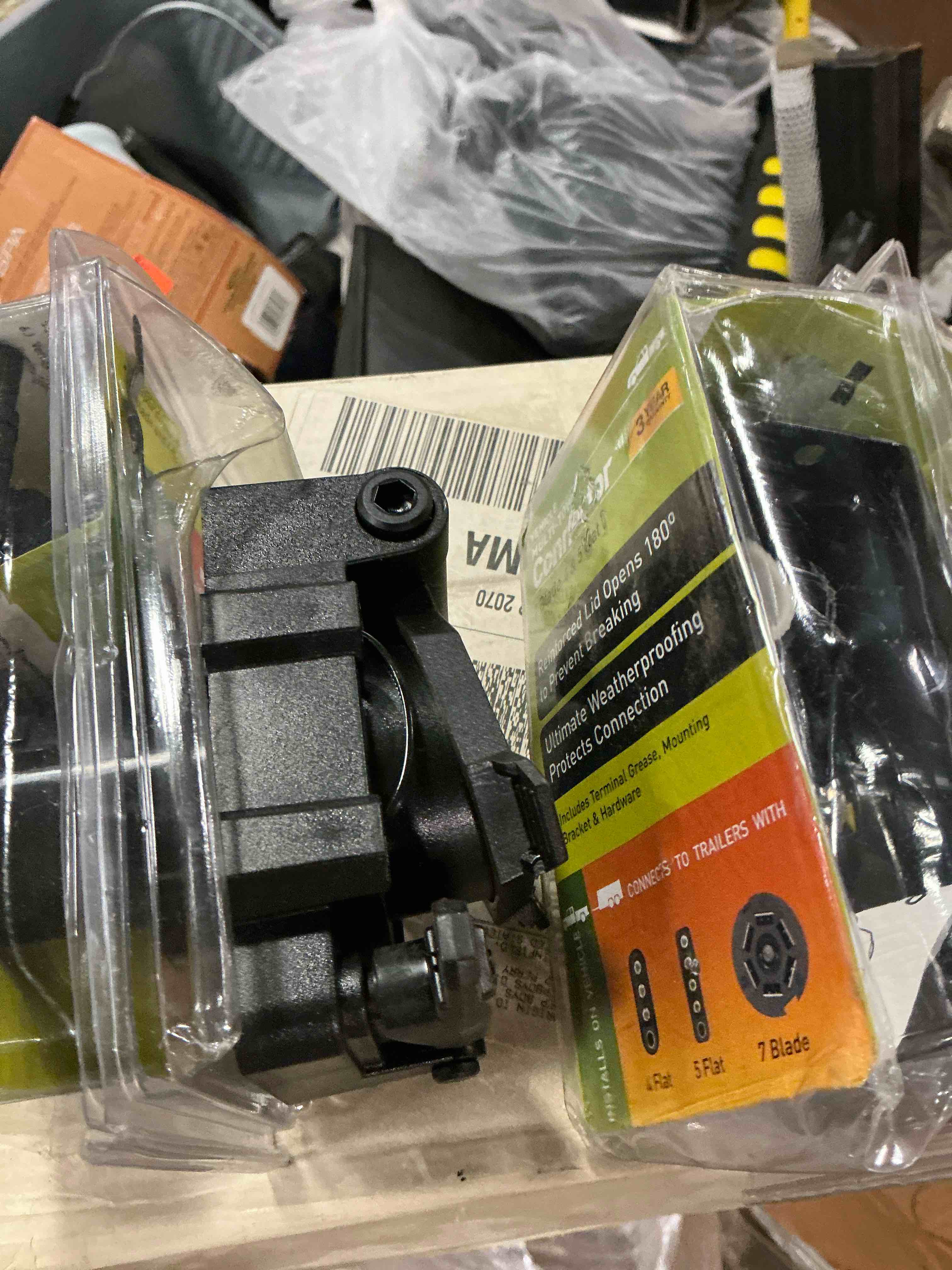 https://s3.amazonaws.com/lotting-images-prod/bidfta/TEA1657391_1751480756846.jpeg