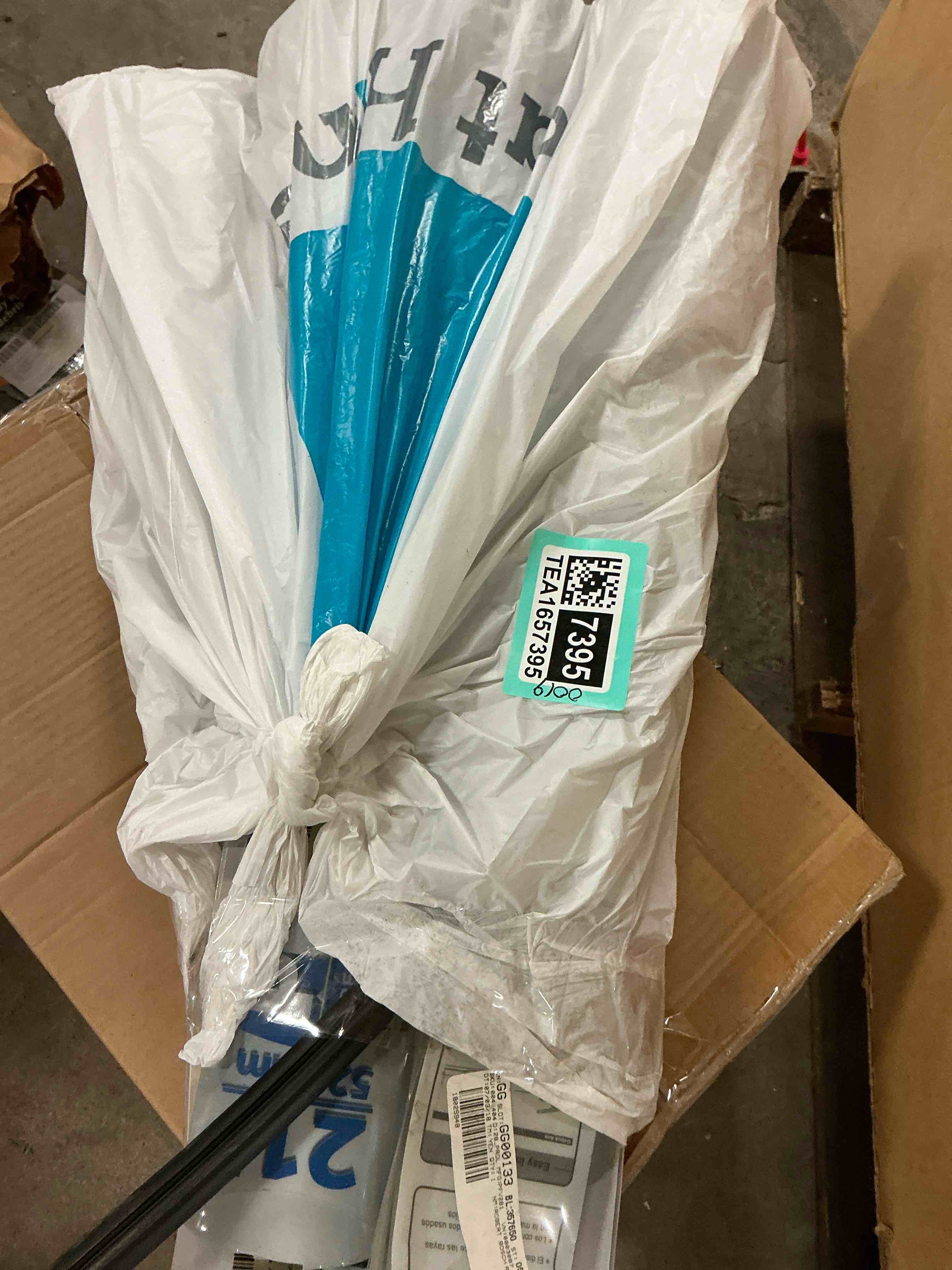 https://s3.amazonaws.com/lotting-images-prod/bidfta/TEA1657395_1751480396961.jpeg