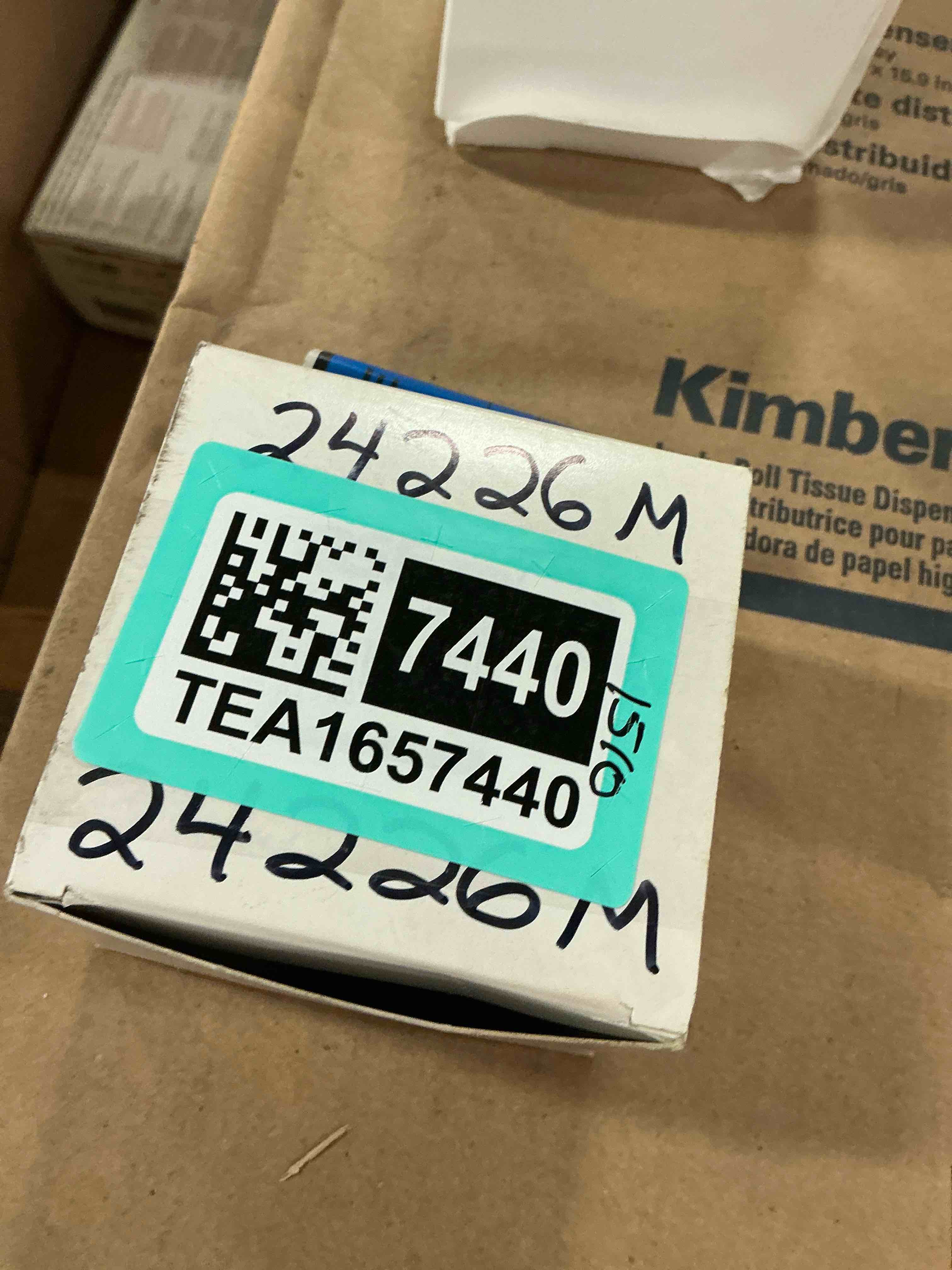 https://s3.amazonaws.com/lotting-images-prod/bidfta/TEA1657440_1751551965617.jpeg