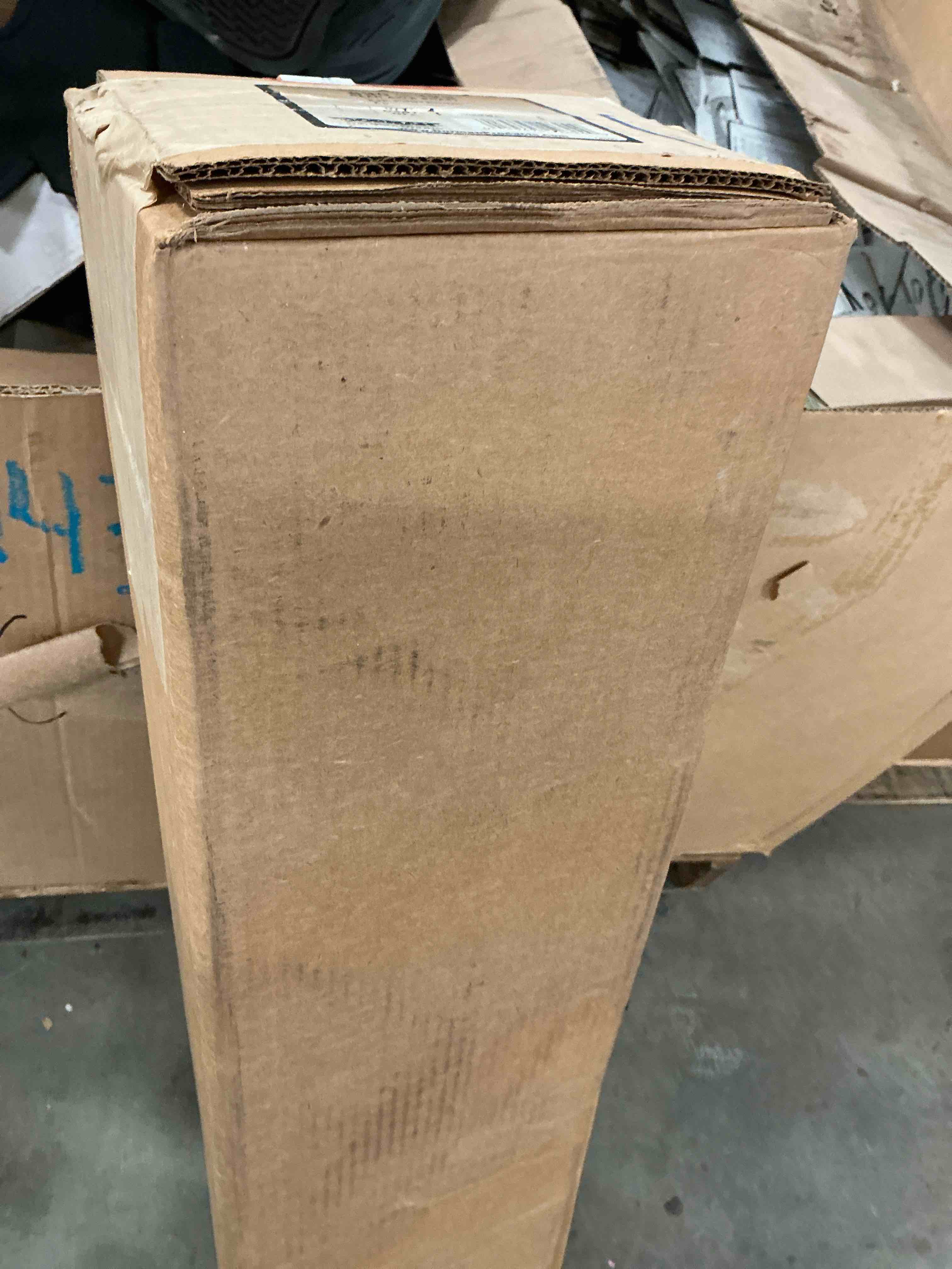 https://s3.amazonaws.com/lotting-images-prod/bidfta/TEA1657492_1751635656764.jpeg