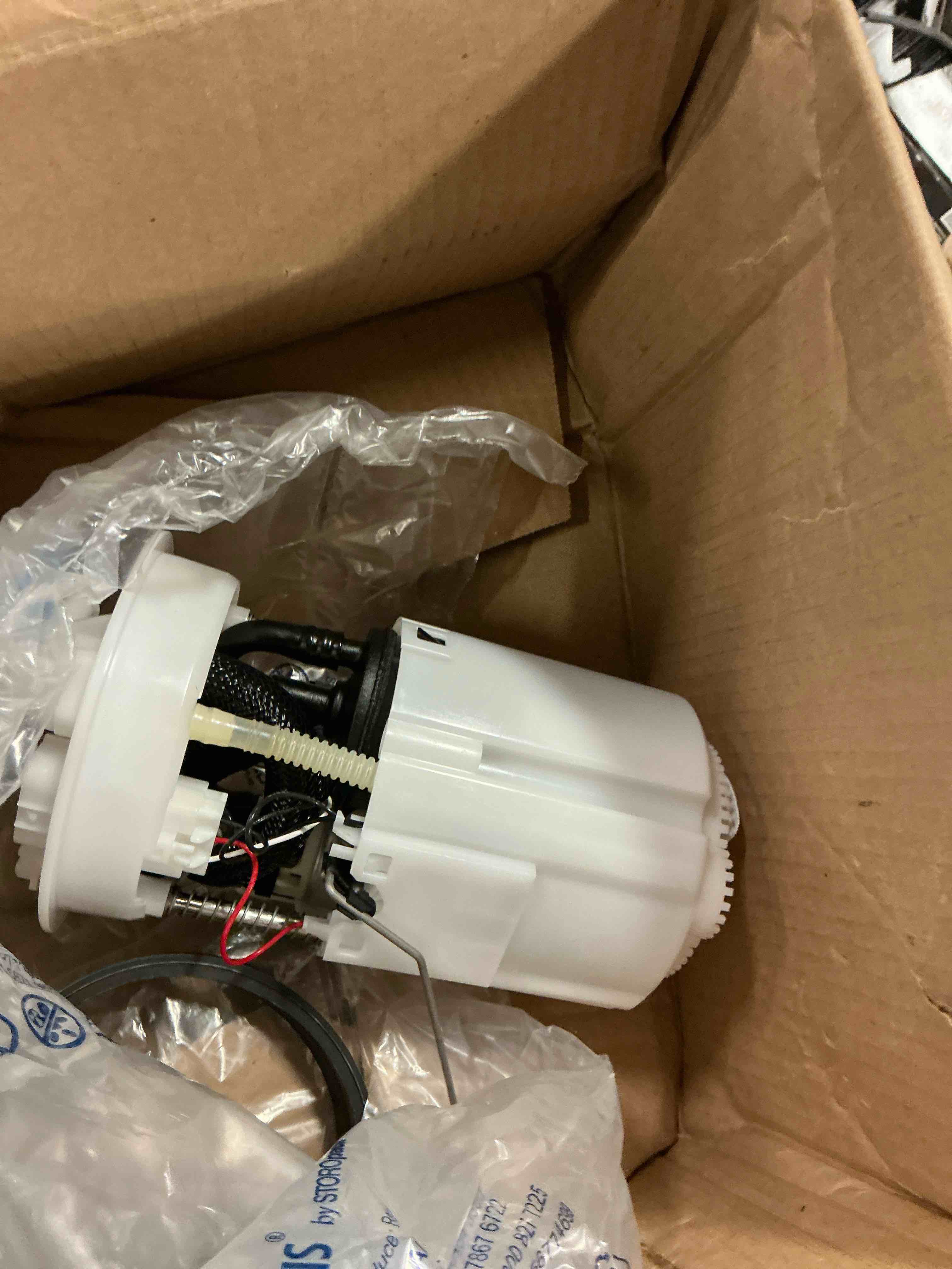 https://s3.amazonaws.com/lotting-images-prod/bidfta/TEA1657515_1751657305407.jpeg