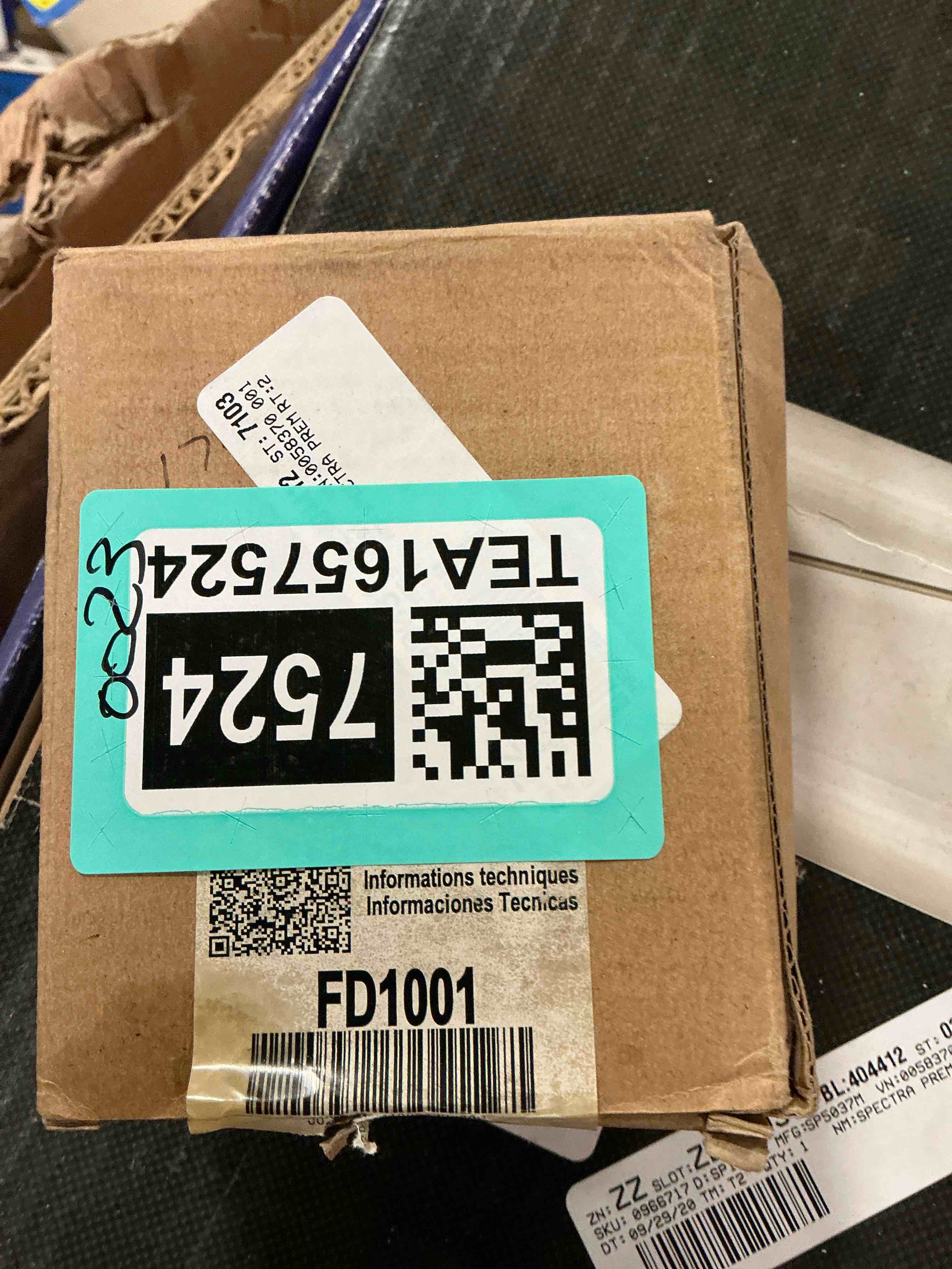 https://s3.amazonaws.com/lotting-images-prod/bidfta/TEA1657524_1751658515930.jpeg