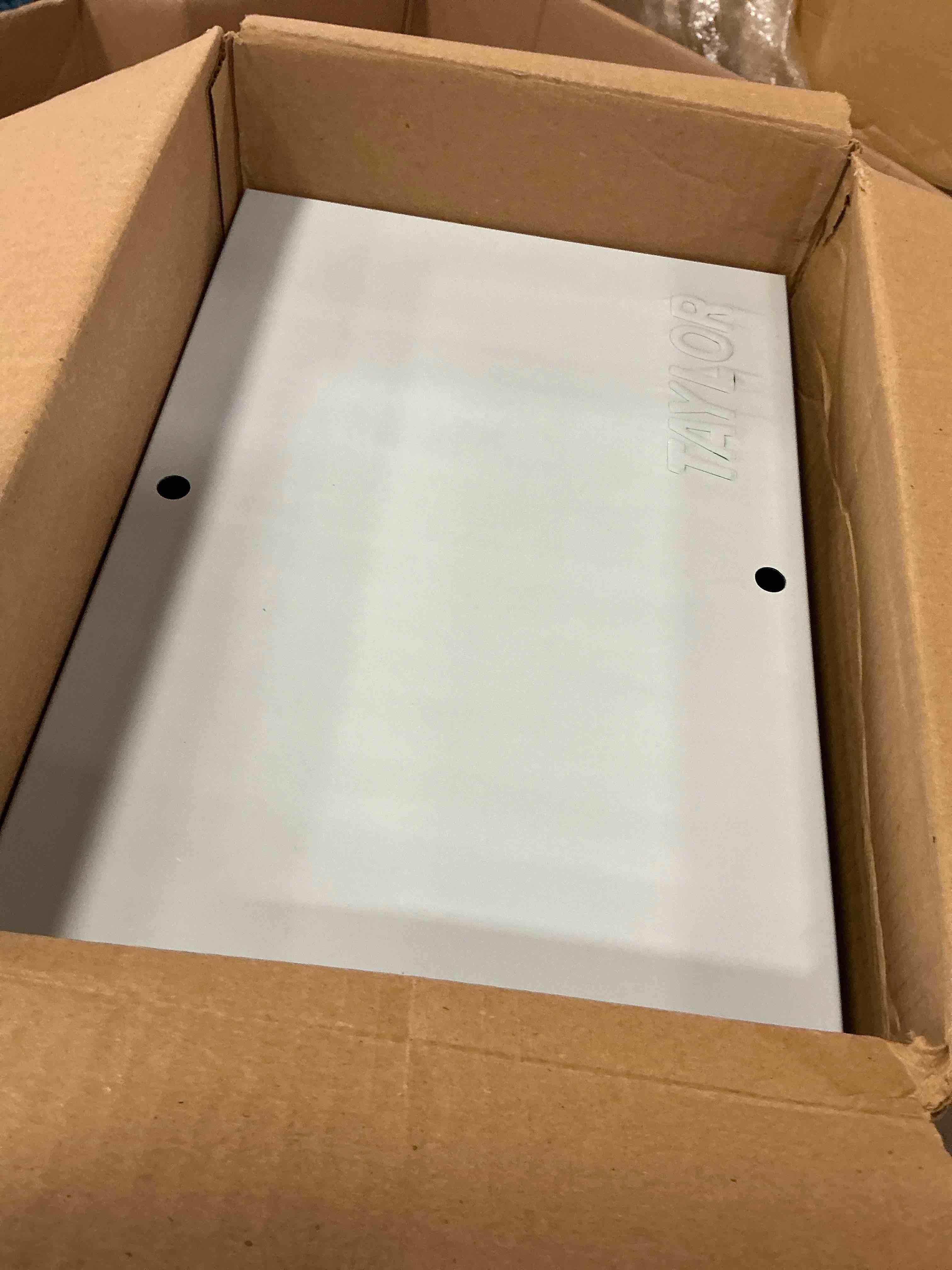 https://s3.amazonaws.com/lotting-images-prod/bidfta/TEA1658171_1752265087459.jpeg
