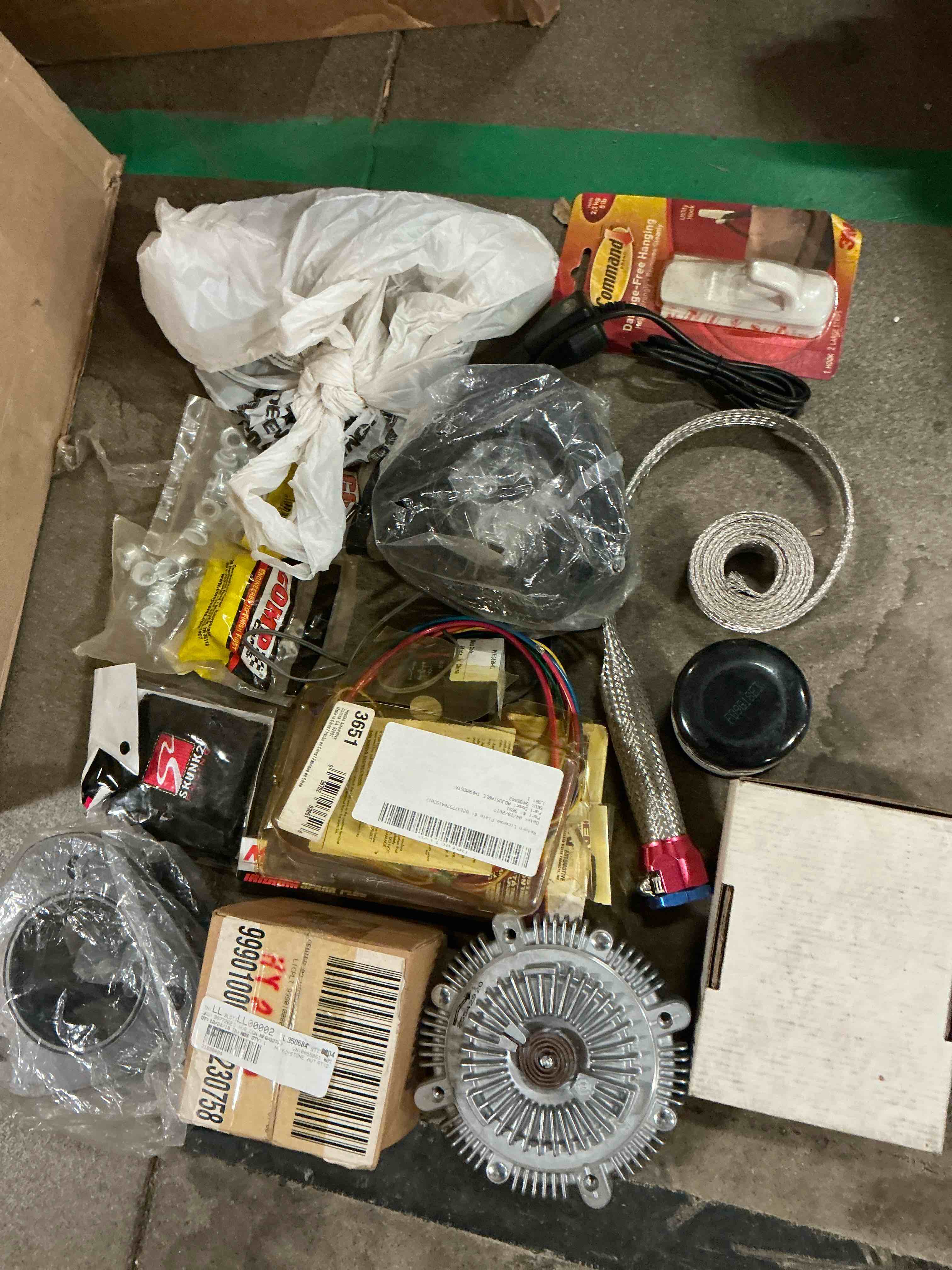Assorted of car parts 