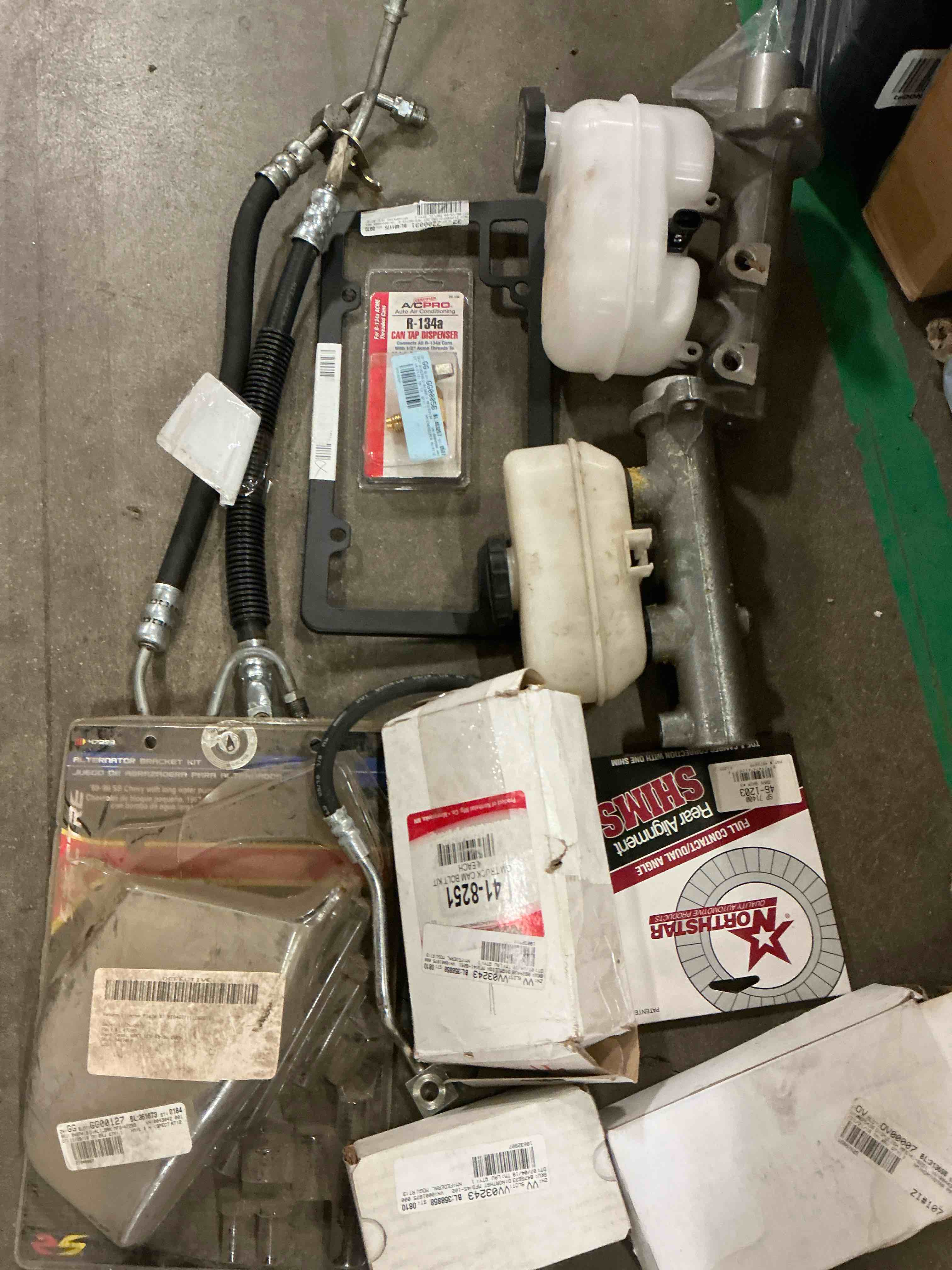 Assorted of car parts 