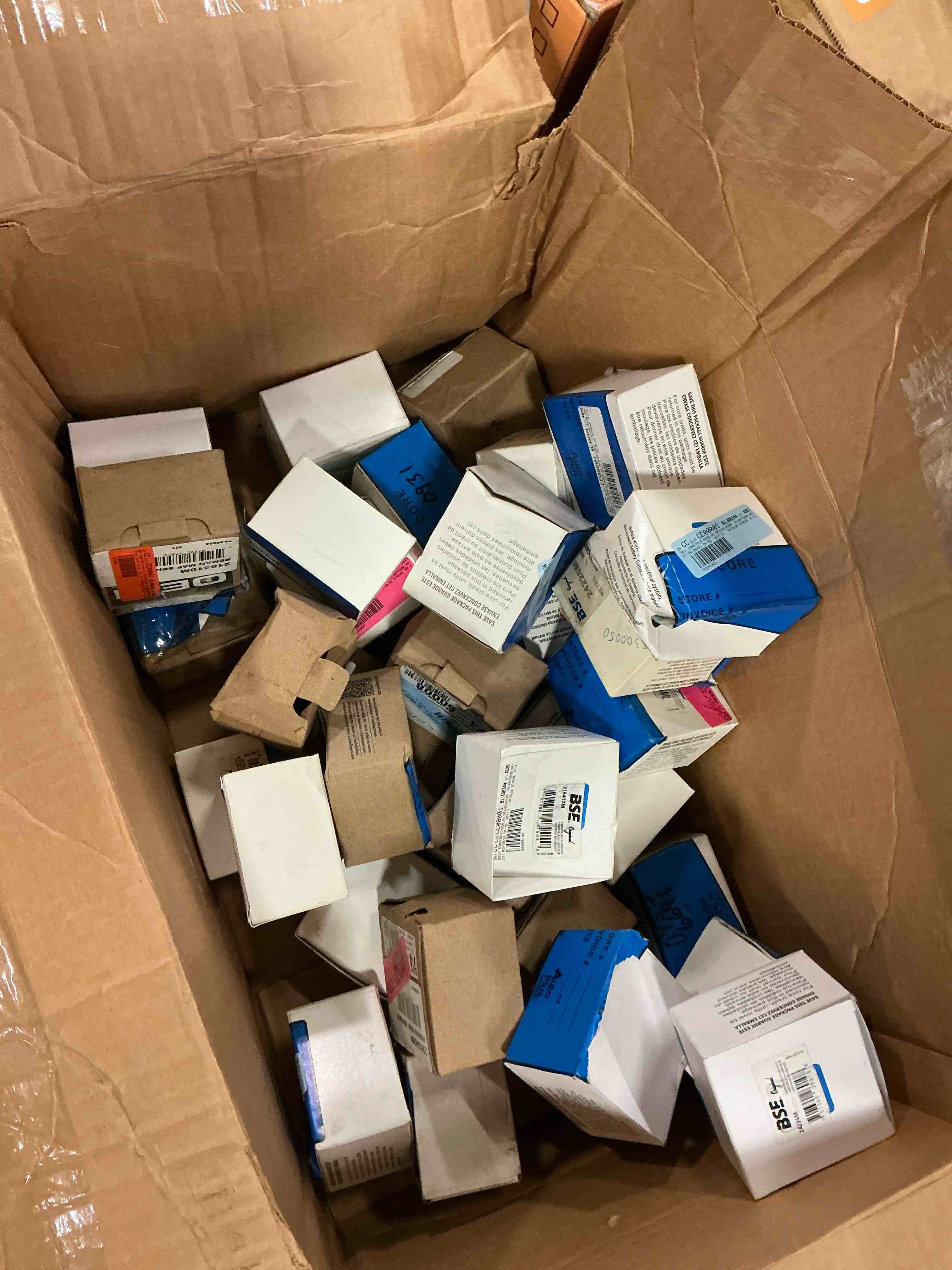 https://s3.amazonaws.com/lotting-images-prod/bidfta/TEA1658775_1753795541705.jpeg
