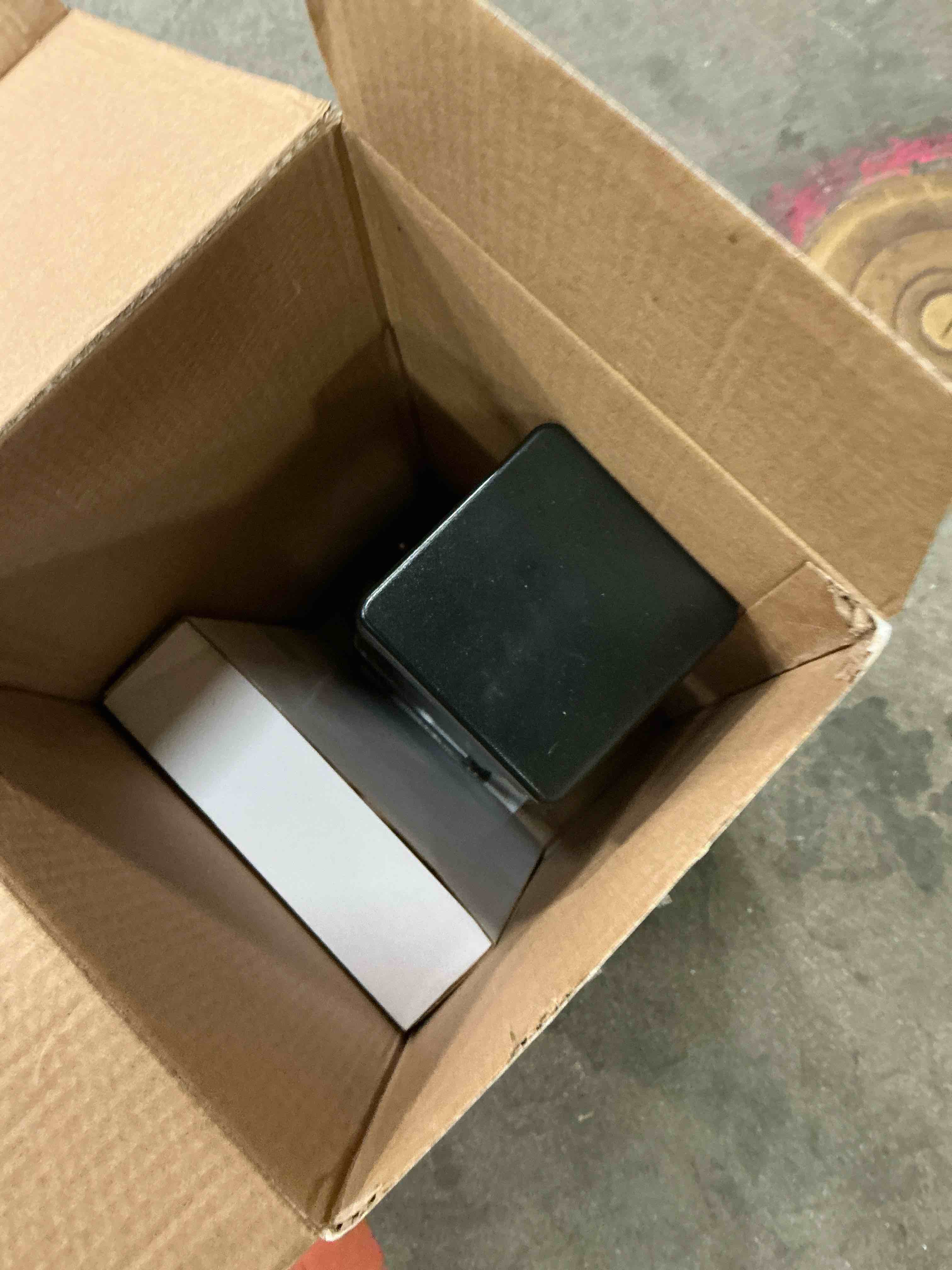 https://s3.amazonaws.com/lotting-images-prod/bidfta/TEA1658858_1753990365847.jpeg
