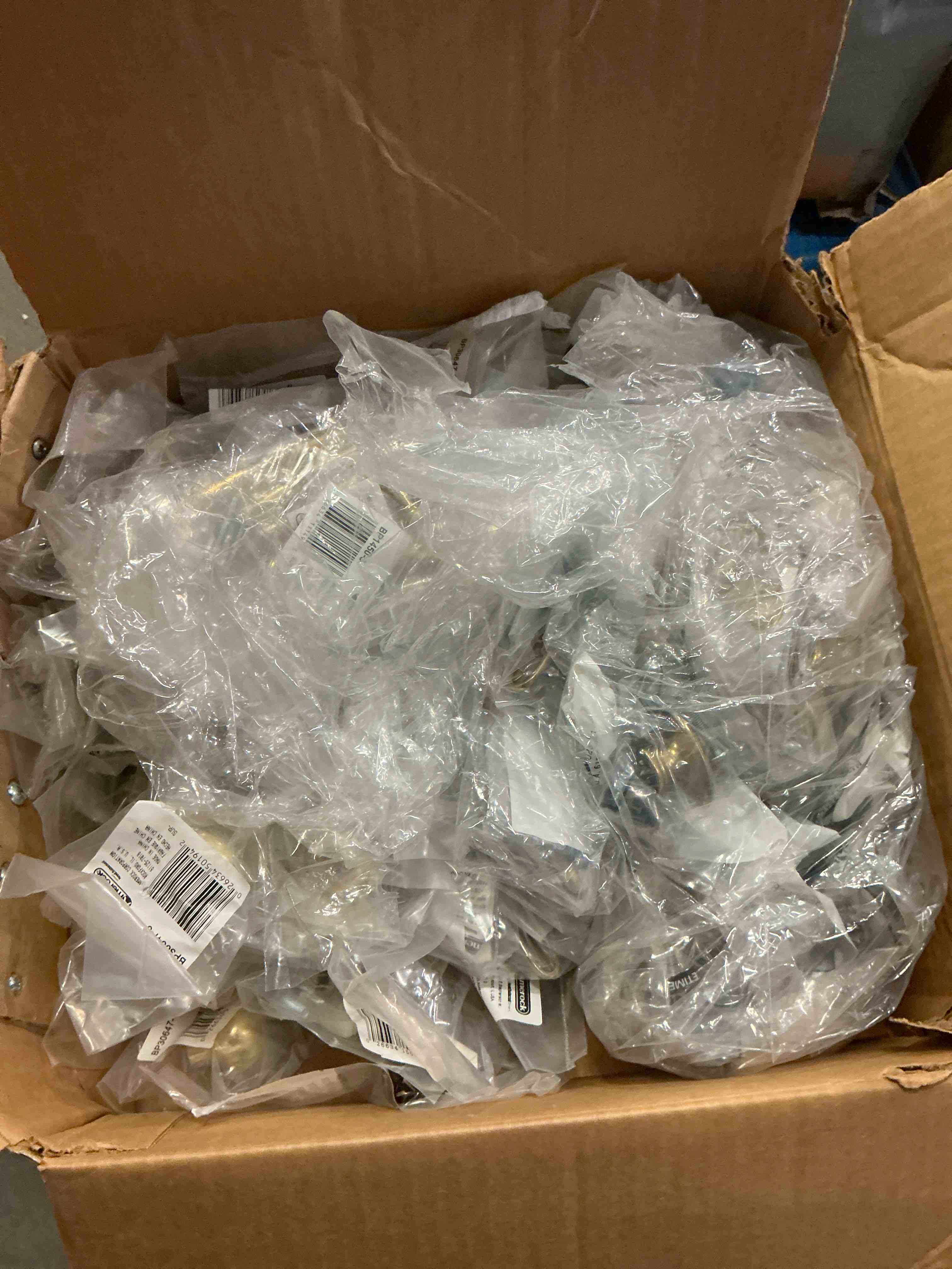 https://s3.amazonaws.com/lotting-images-prod/bidfta/TEA1658869_1754311359923.jpeg
