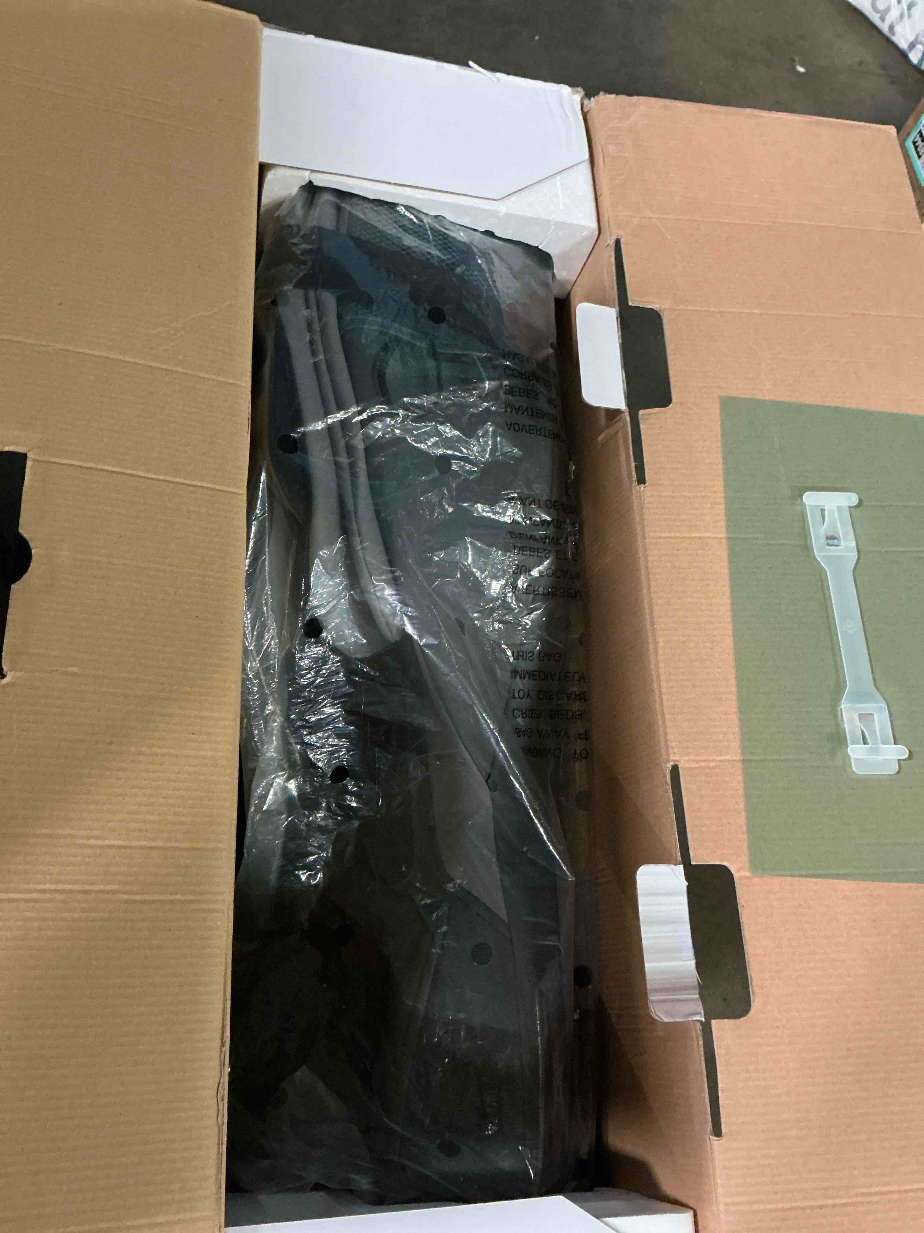 https://s3.amazonaws.com/lotting-images-prod/bidfta/TEA1658941_1754487669682.jpeg