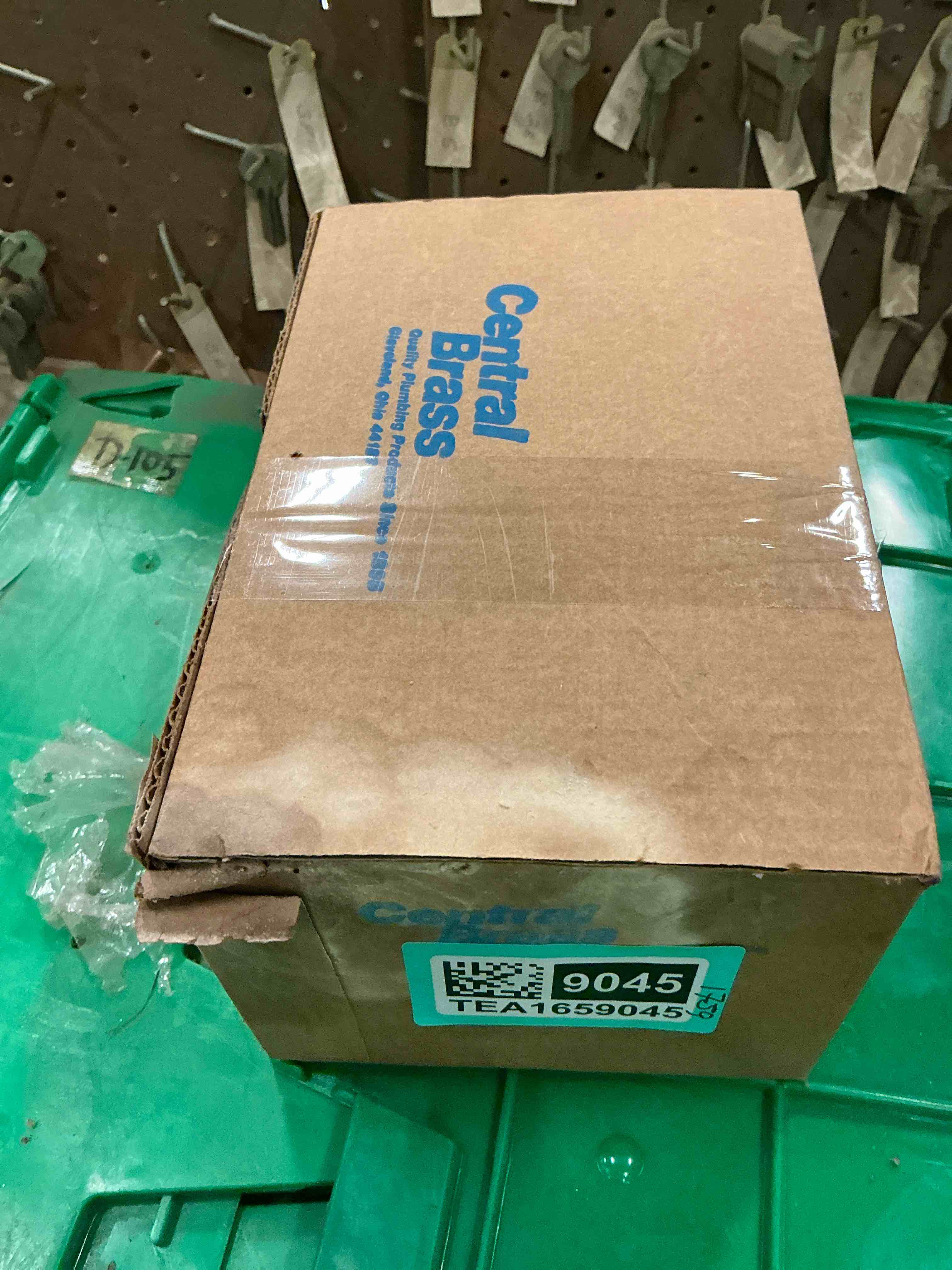 https://s3.amazonaws.com/lotting-images-prod/bidfta/TEA1659045_1754668033458.jpeg
