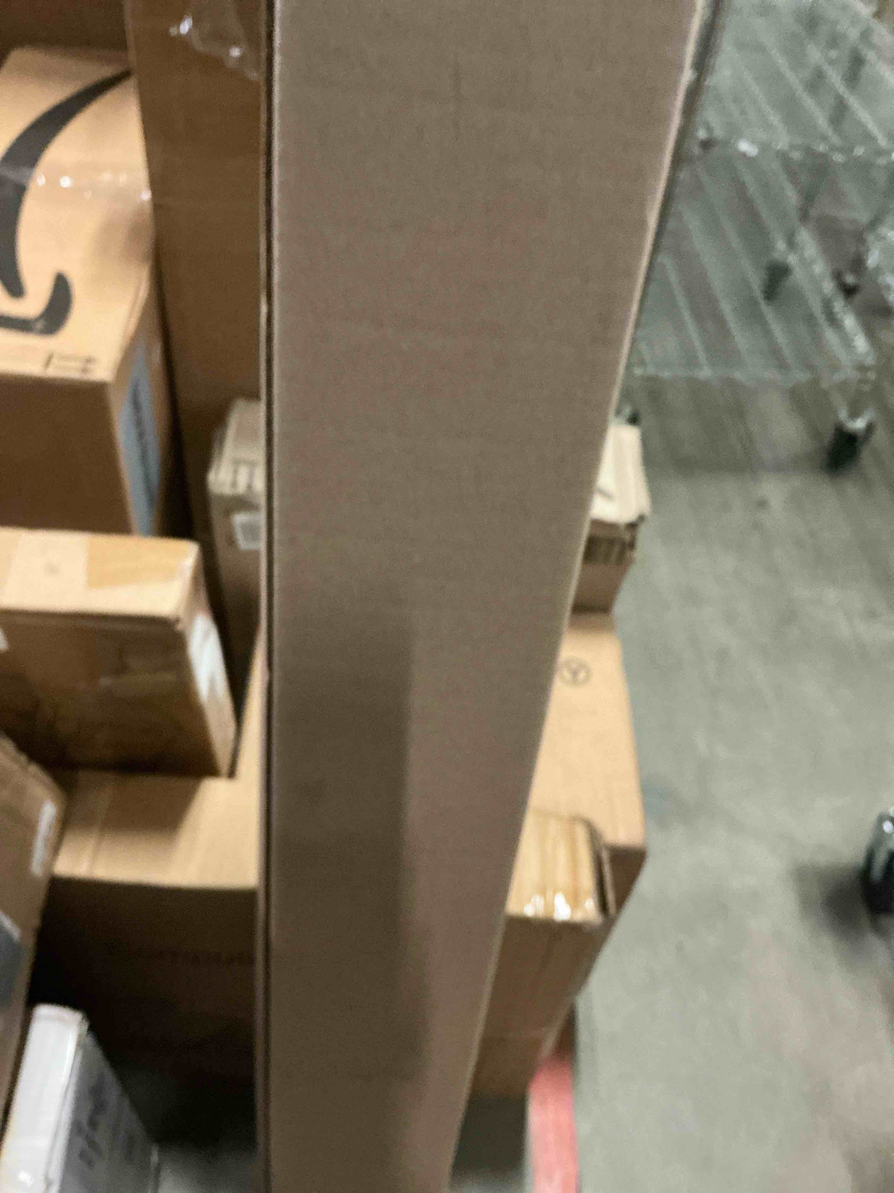 https://s3.amazonaws.com/lotting-images-prod/bidfta/TEA1659206_1755095263465.jpeg