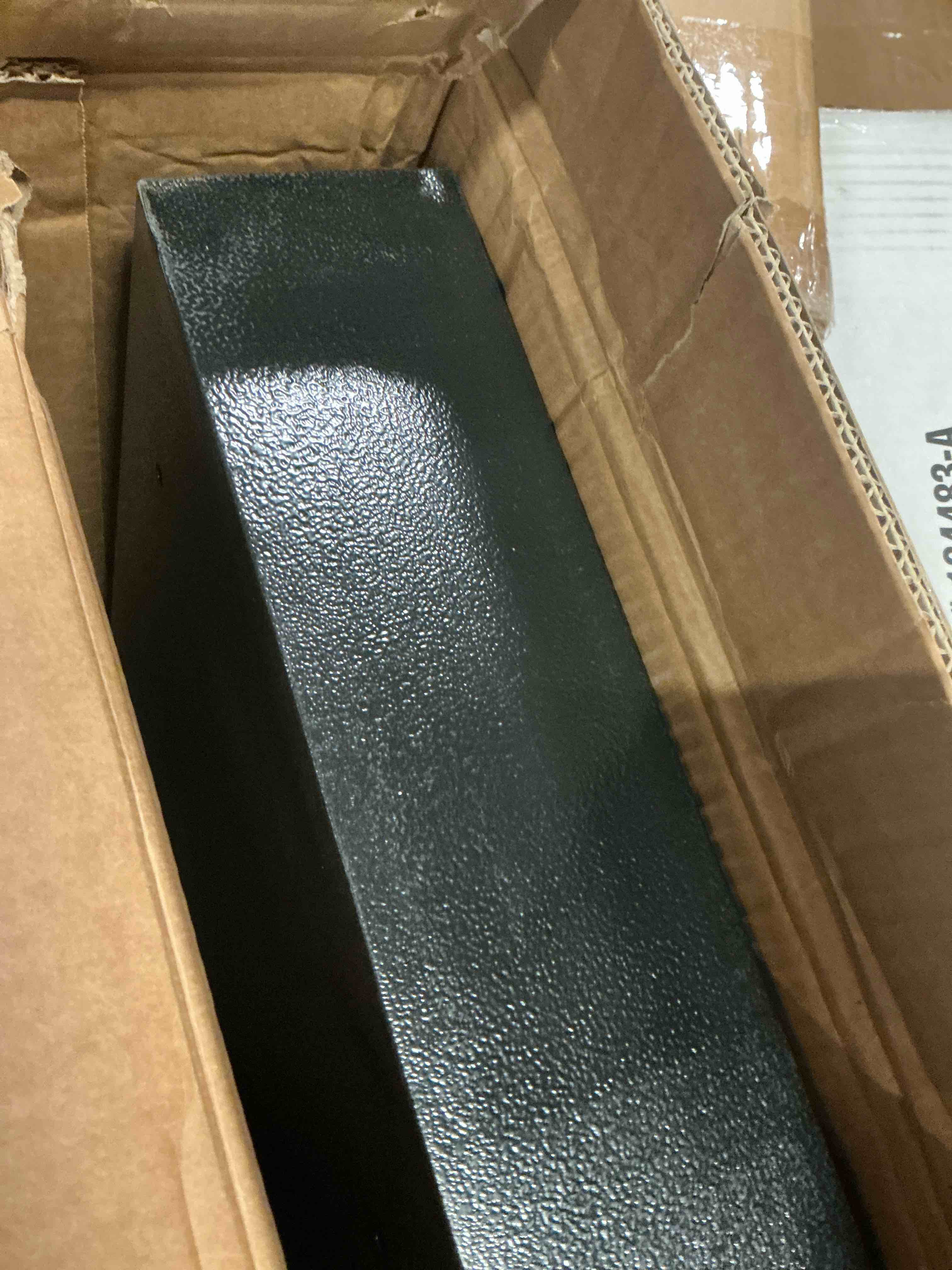 https://s3.amazonaws.com/lotting-images-prod/bidfta/TEA1659217_1755093016708.jpeg