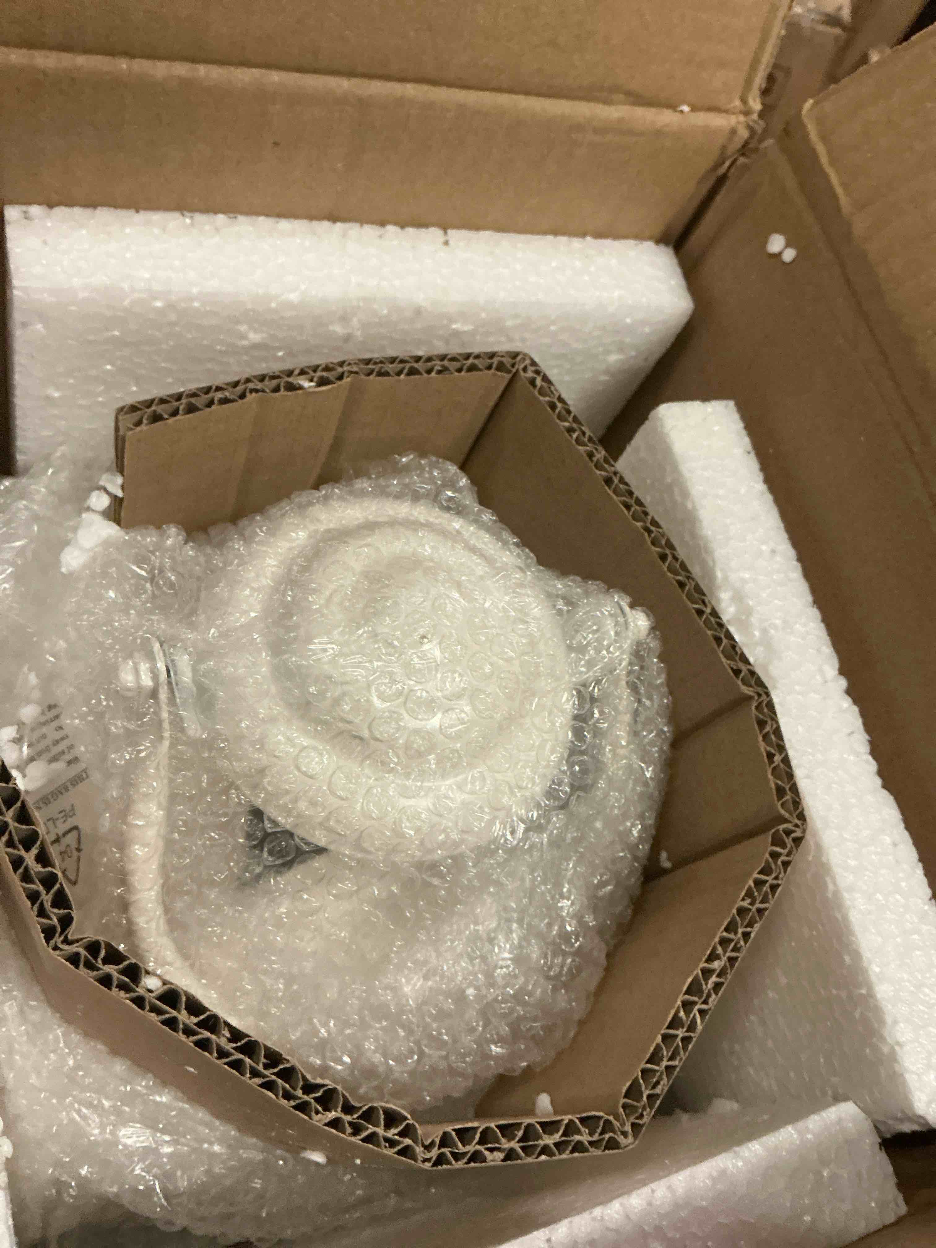 https://s3.amazonaws.com/lotting-images-prod/bidfta/TEA1659225_1755091726280.jpeg