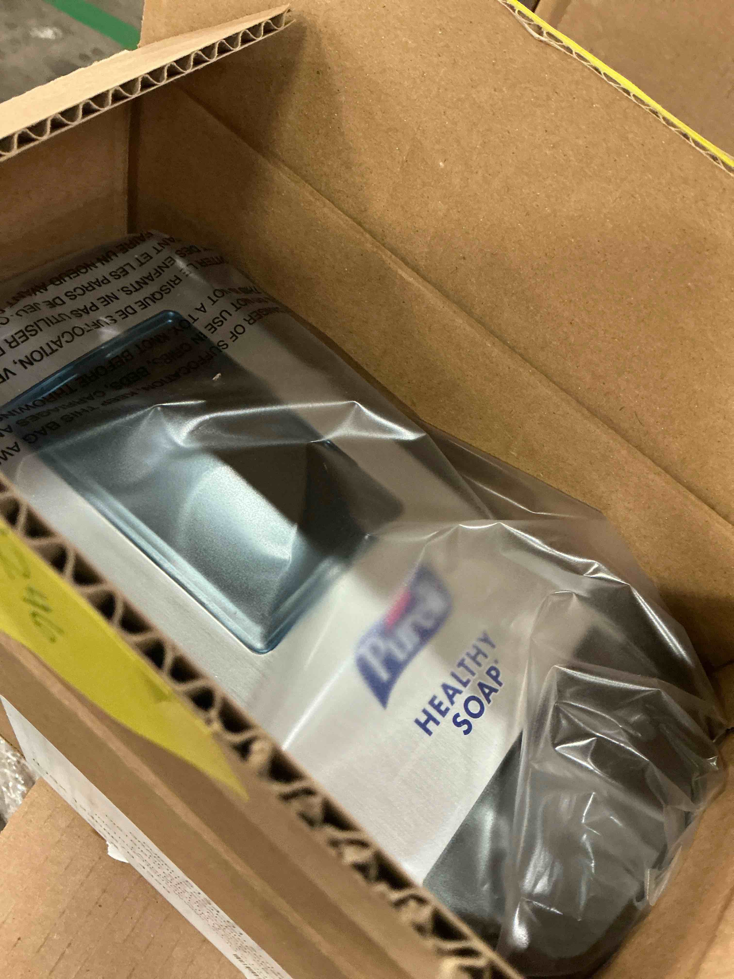 https://s3.amazonaws.com/lotting-images-prod/bidfta/TEA1659267_1755522977067.jpeg