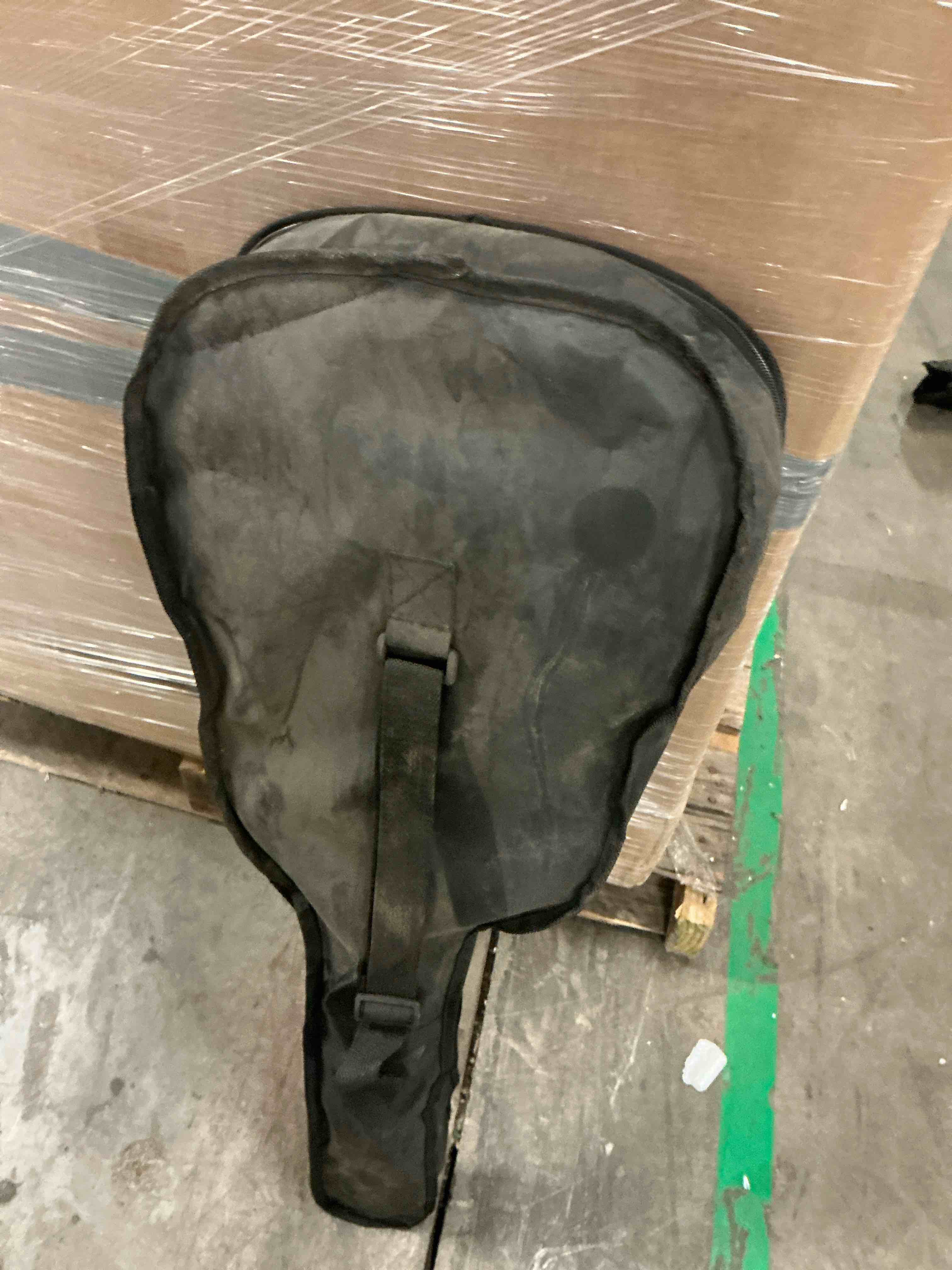 https://s3.amazonaws.com/lotting-images-prod/bidfta/TEA1659421_1755887603153.jpeg
