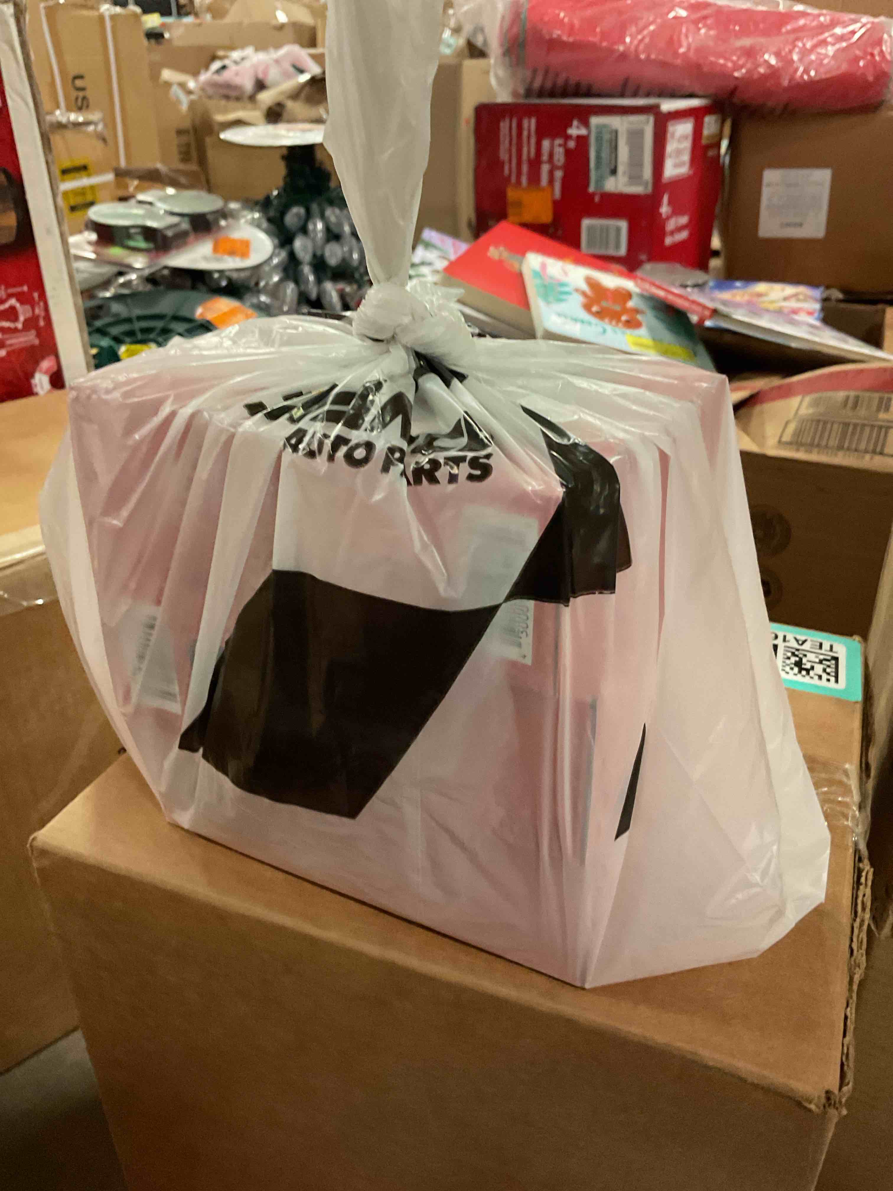 https://s3.amazonaws.com/lotting-images-prod/bidfta/TEA1663815_1752165137747.jpeg