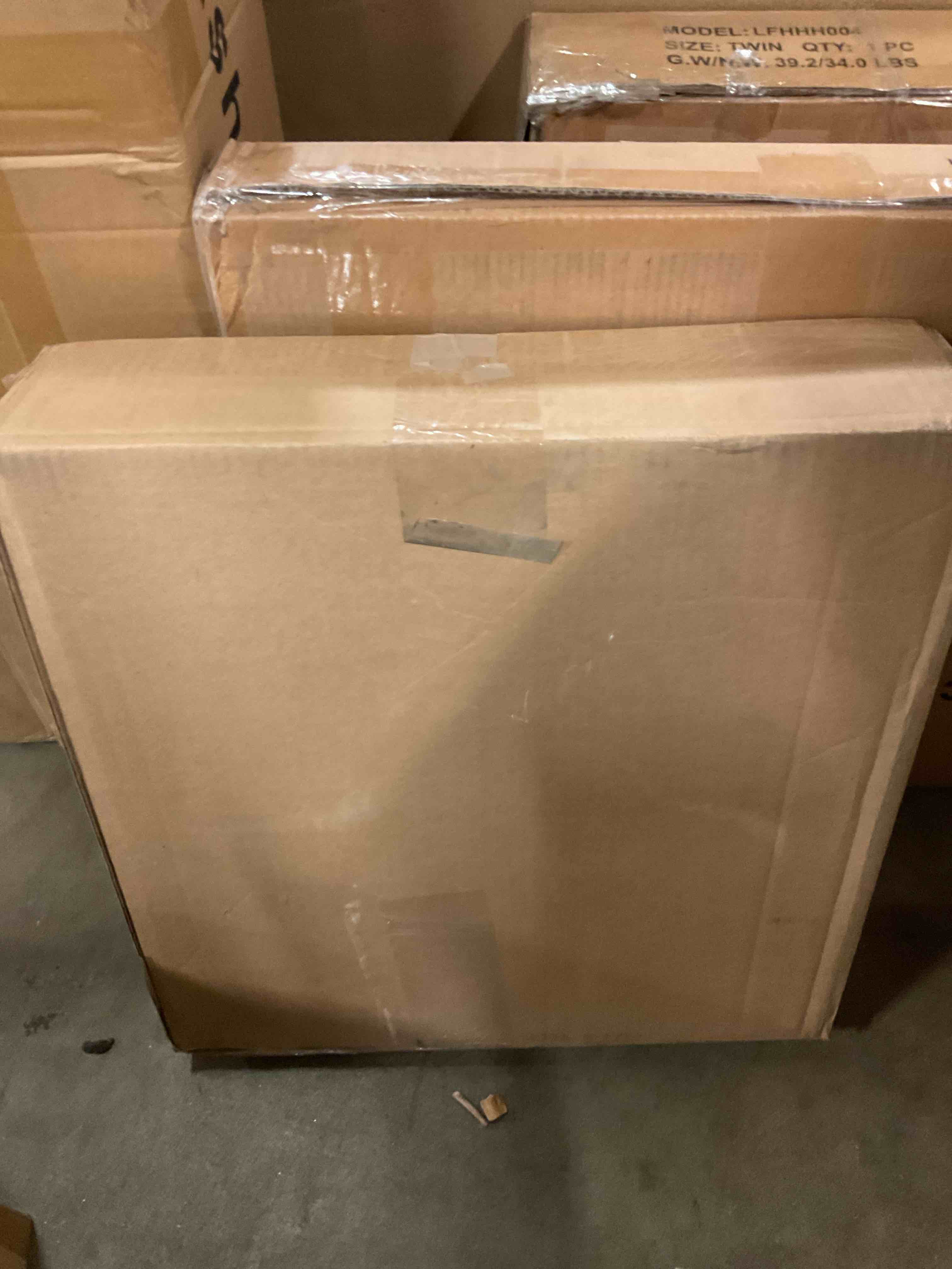 https://s3.amazonaws.com/lotting-images-prod/bidfta/TEA1663991_1752697197132.jpeg