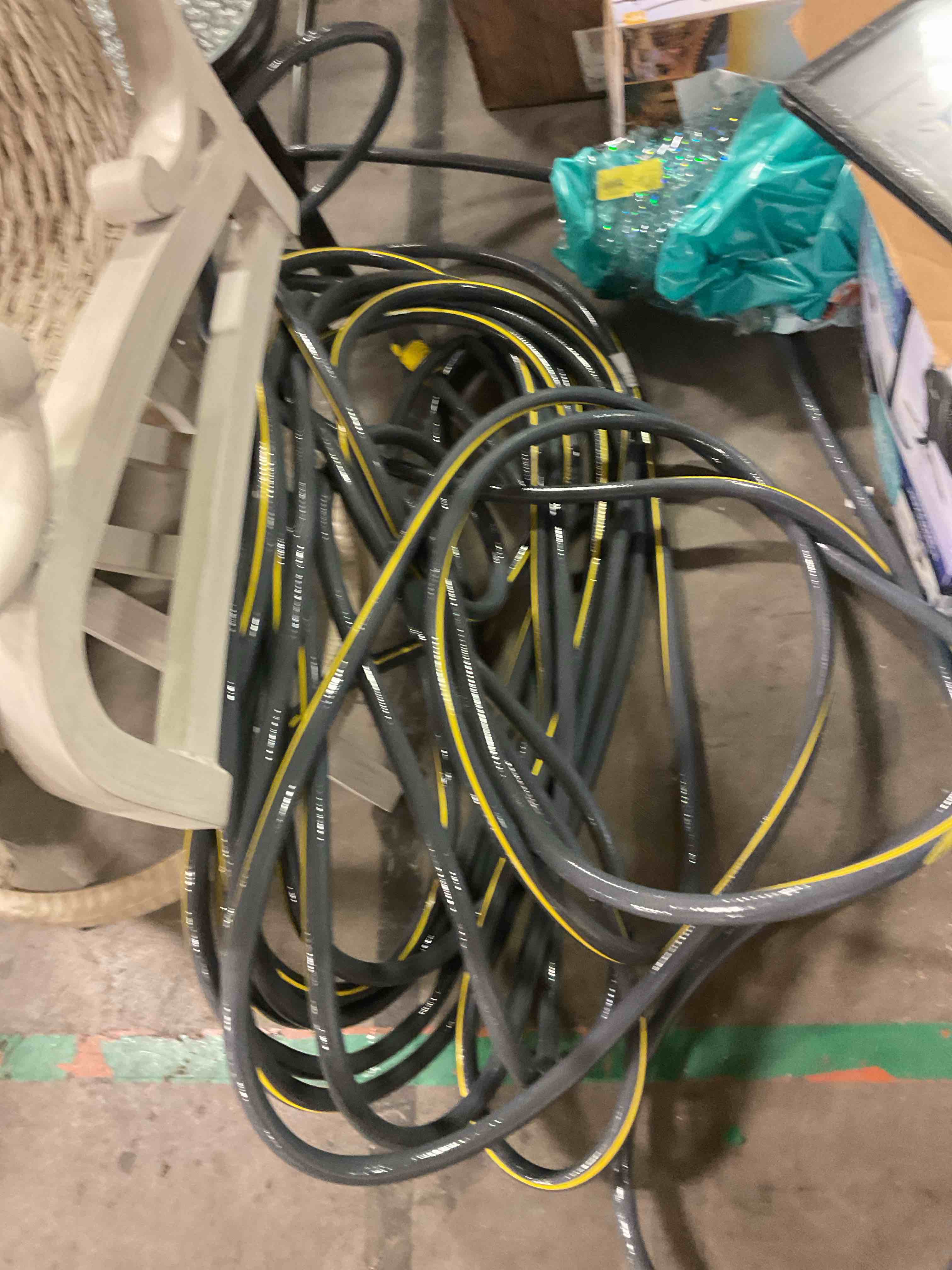 https://s3.amazonaws.com/lotting-images-prod/bidfta/TEA1664187_1753278731899.jpeg