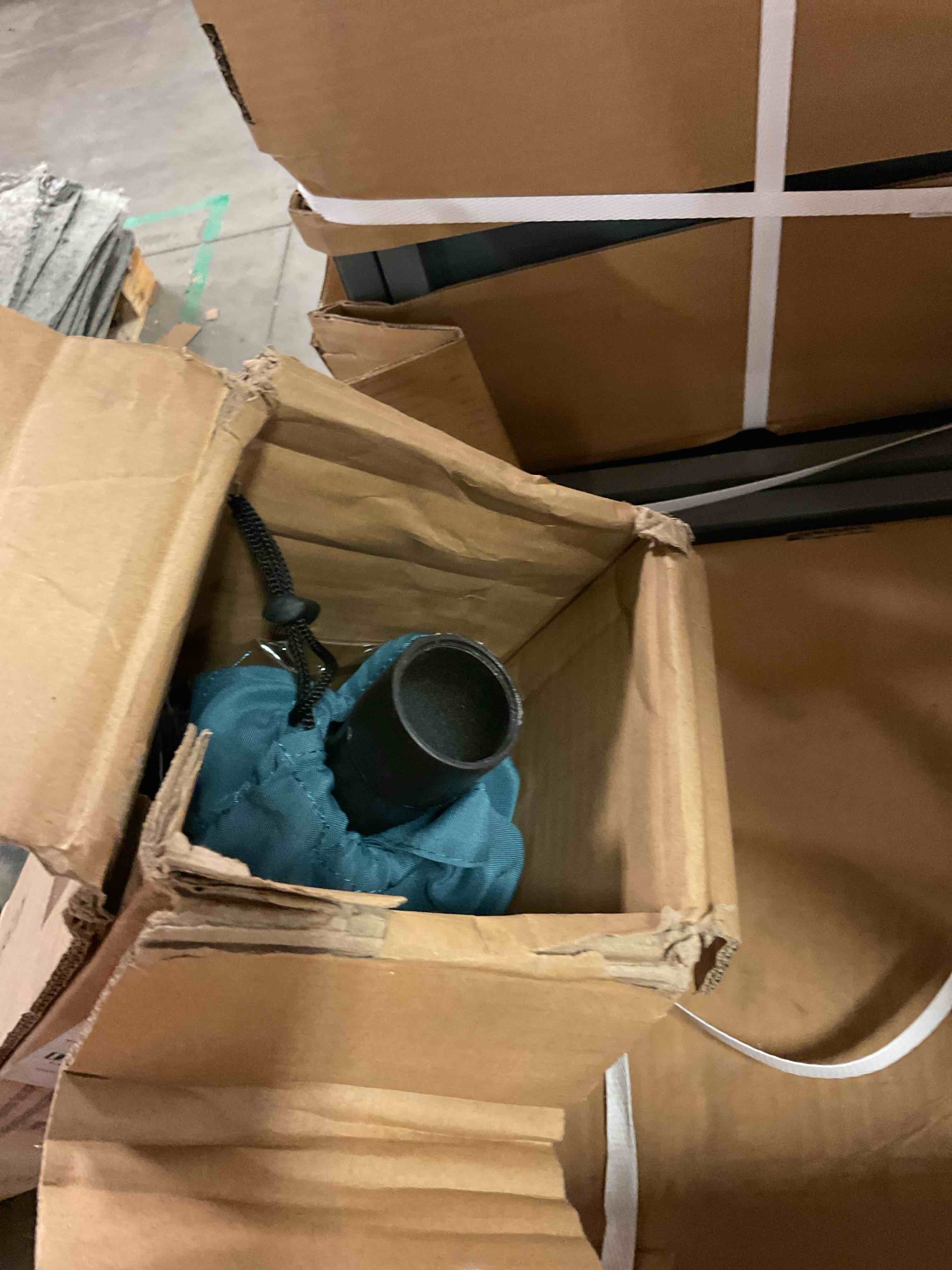 https://s3.amazonaws.com/lotting-images-prod/bidfta/TEA1664201_1753282058255.jpeg