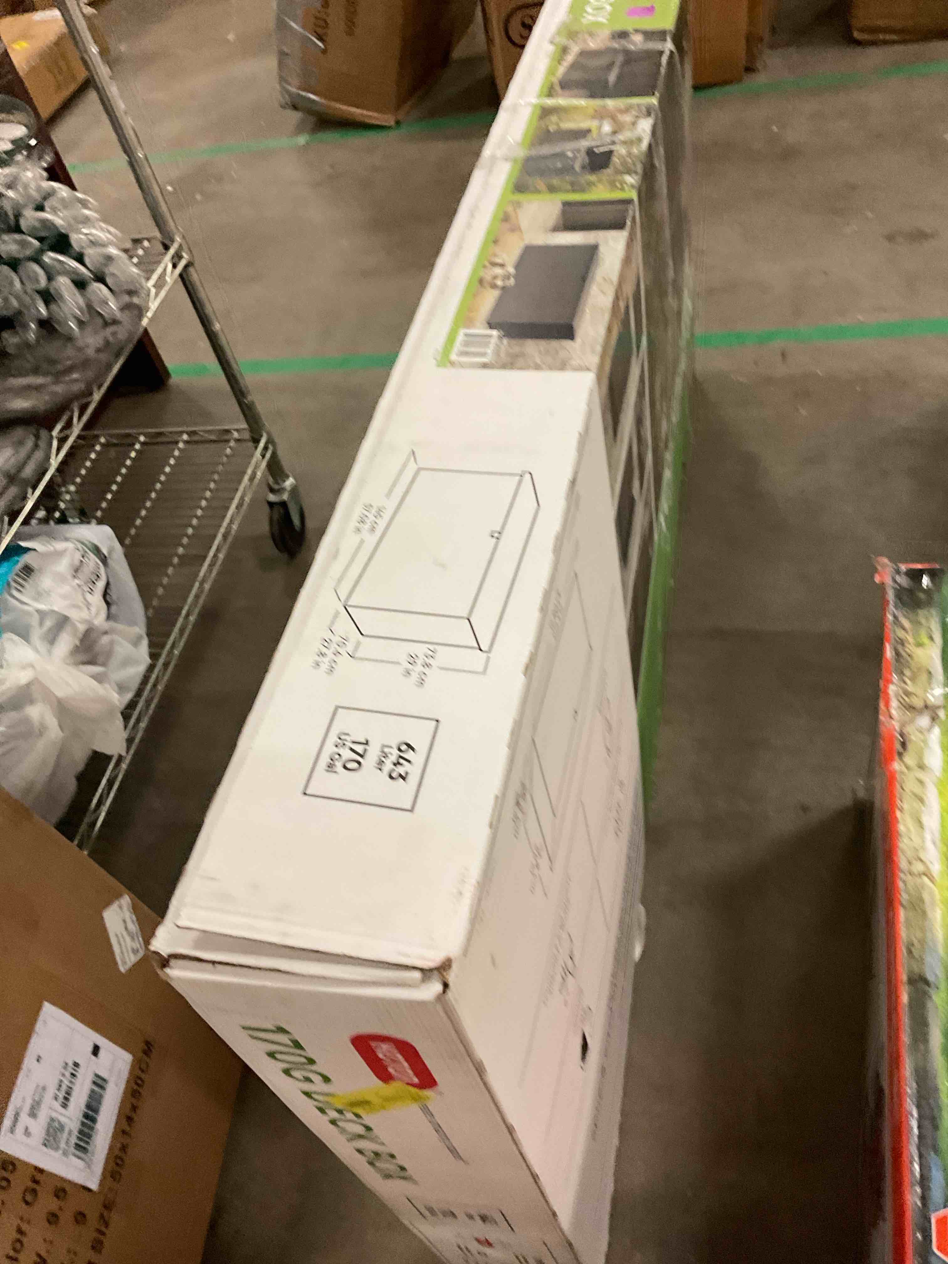 https://s3.amazonaws.com/lotting-images-prod/bidfta/TEA1664280_1753384375656.jpeg